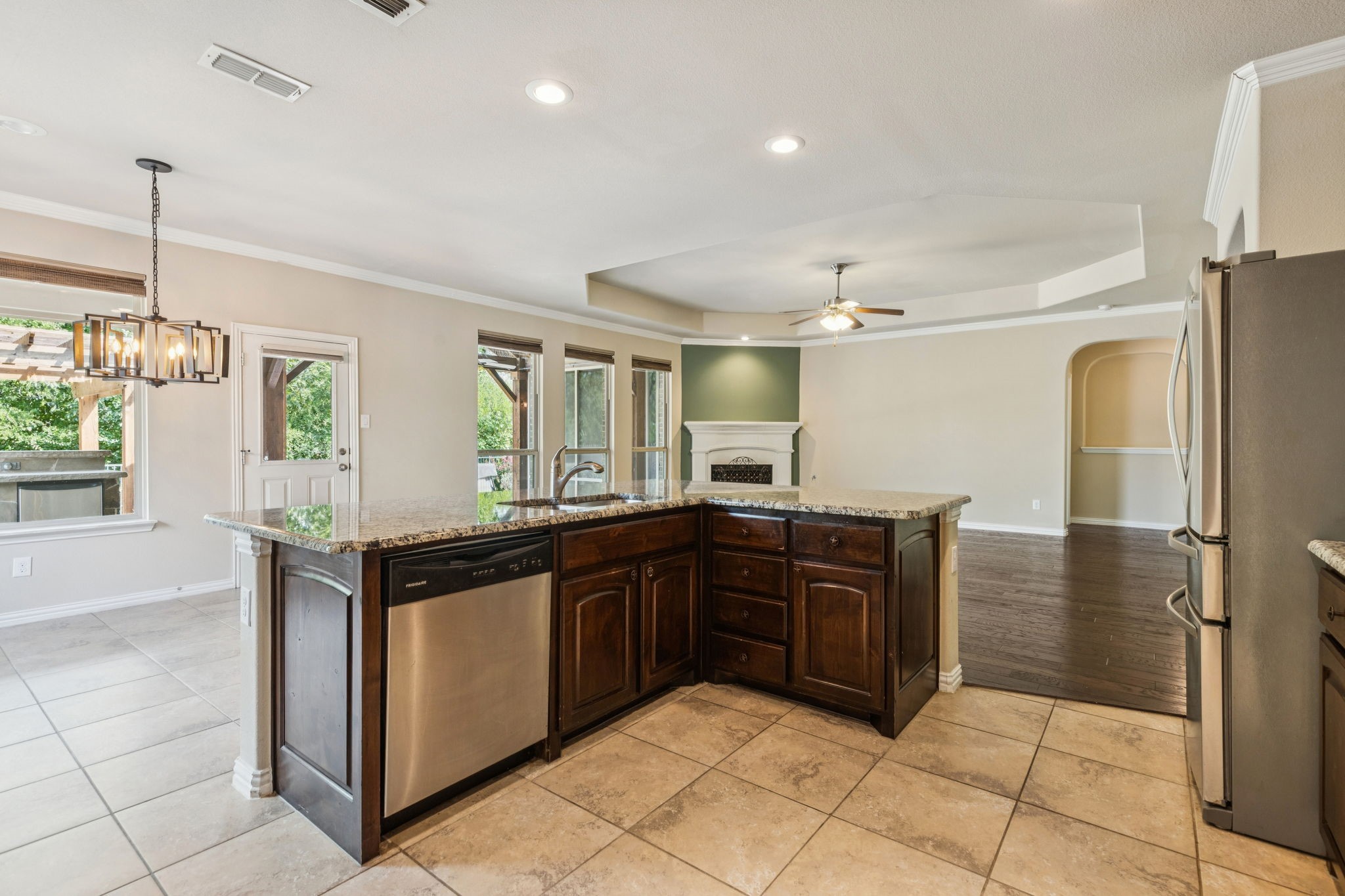 417 Traveller Street