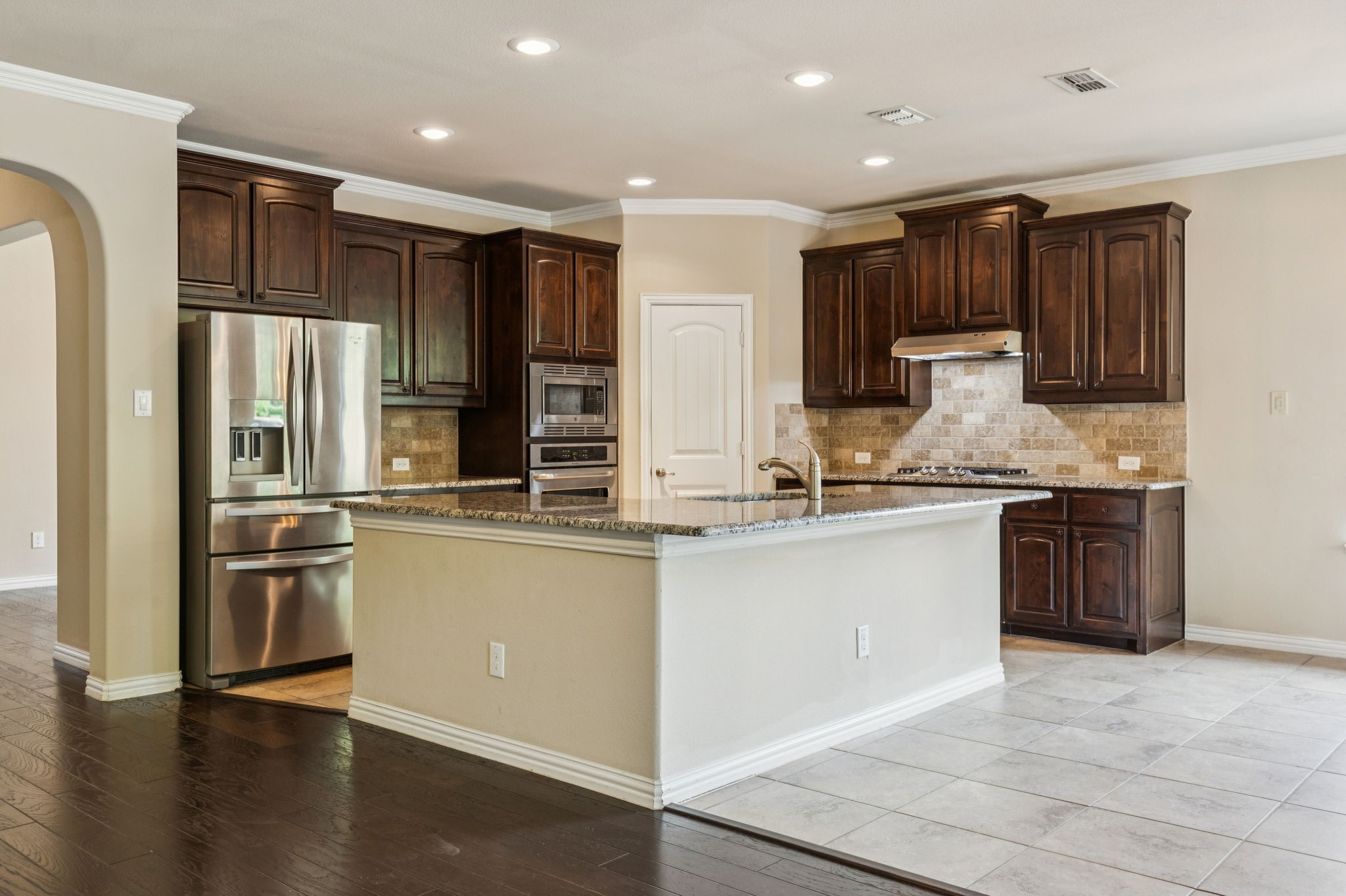 417 Traveller Street