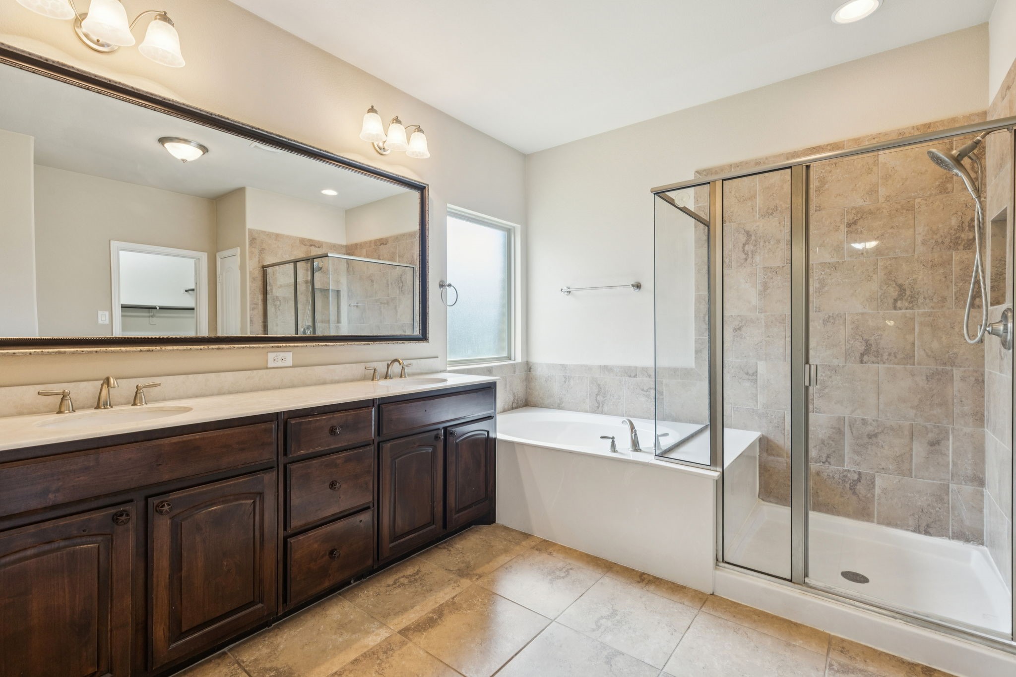 417 Traveller Street