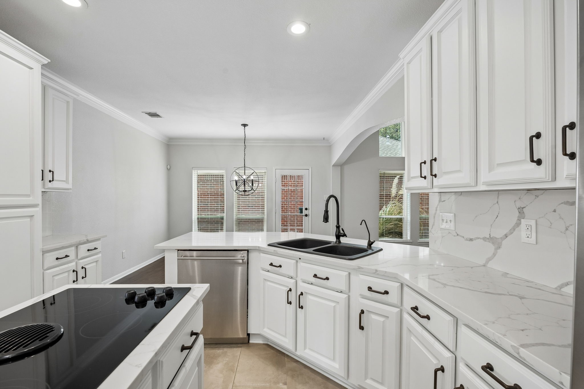 6728 Saddletree Trail