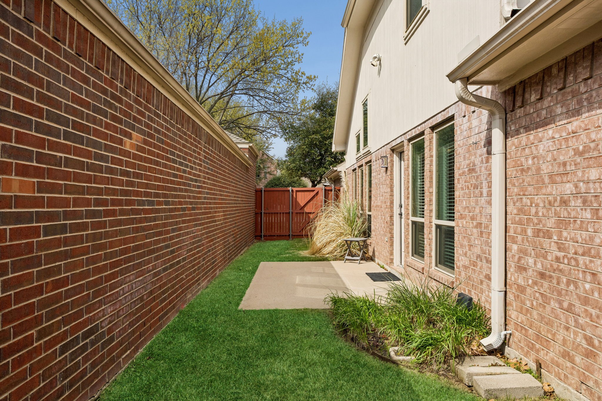 6728 Saddletree Trail