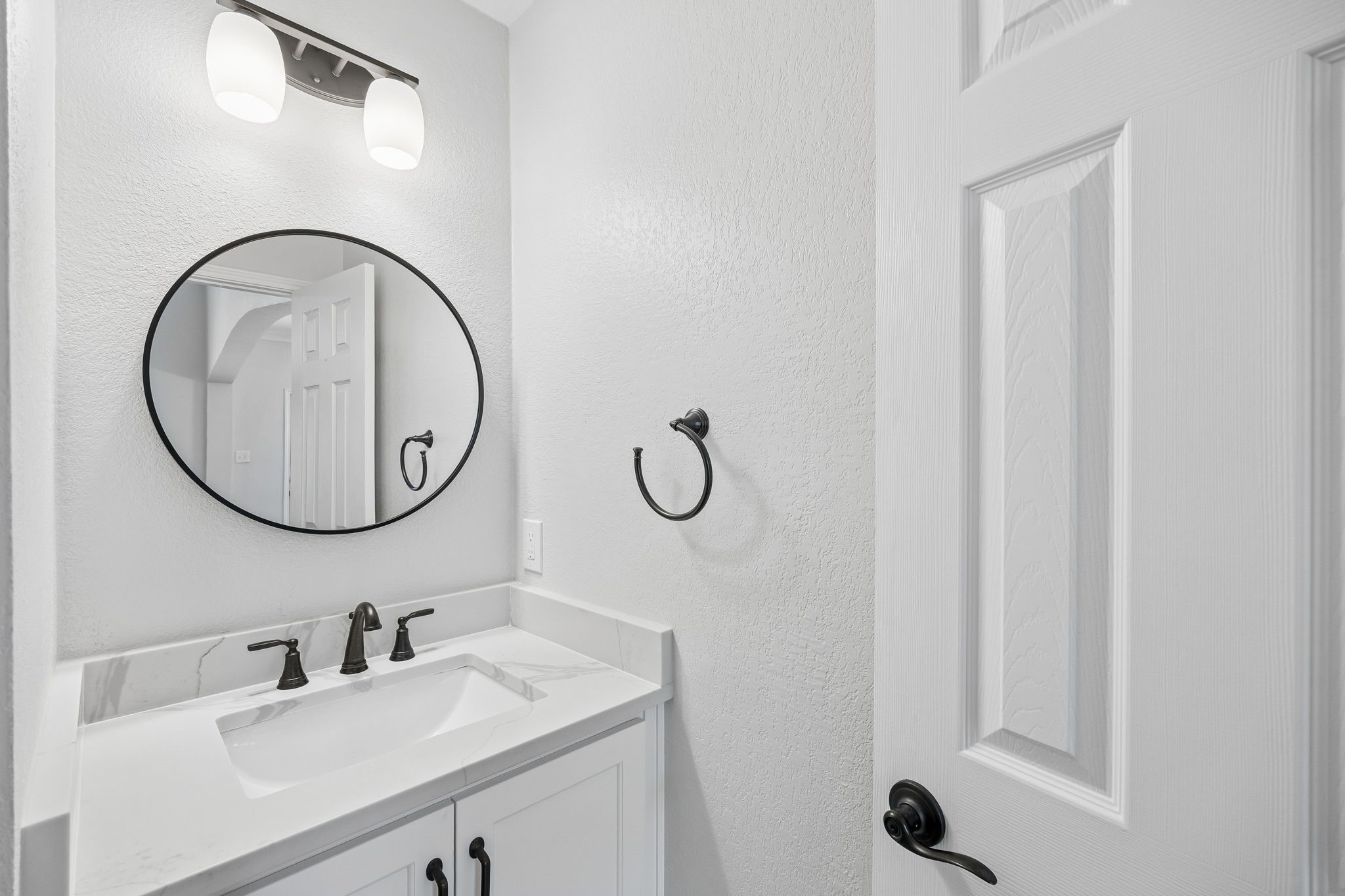 6728 Saddletree Trail