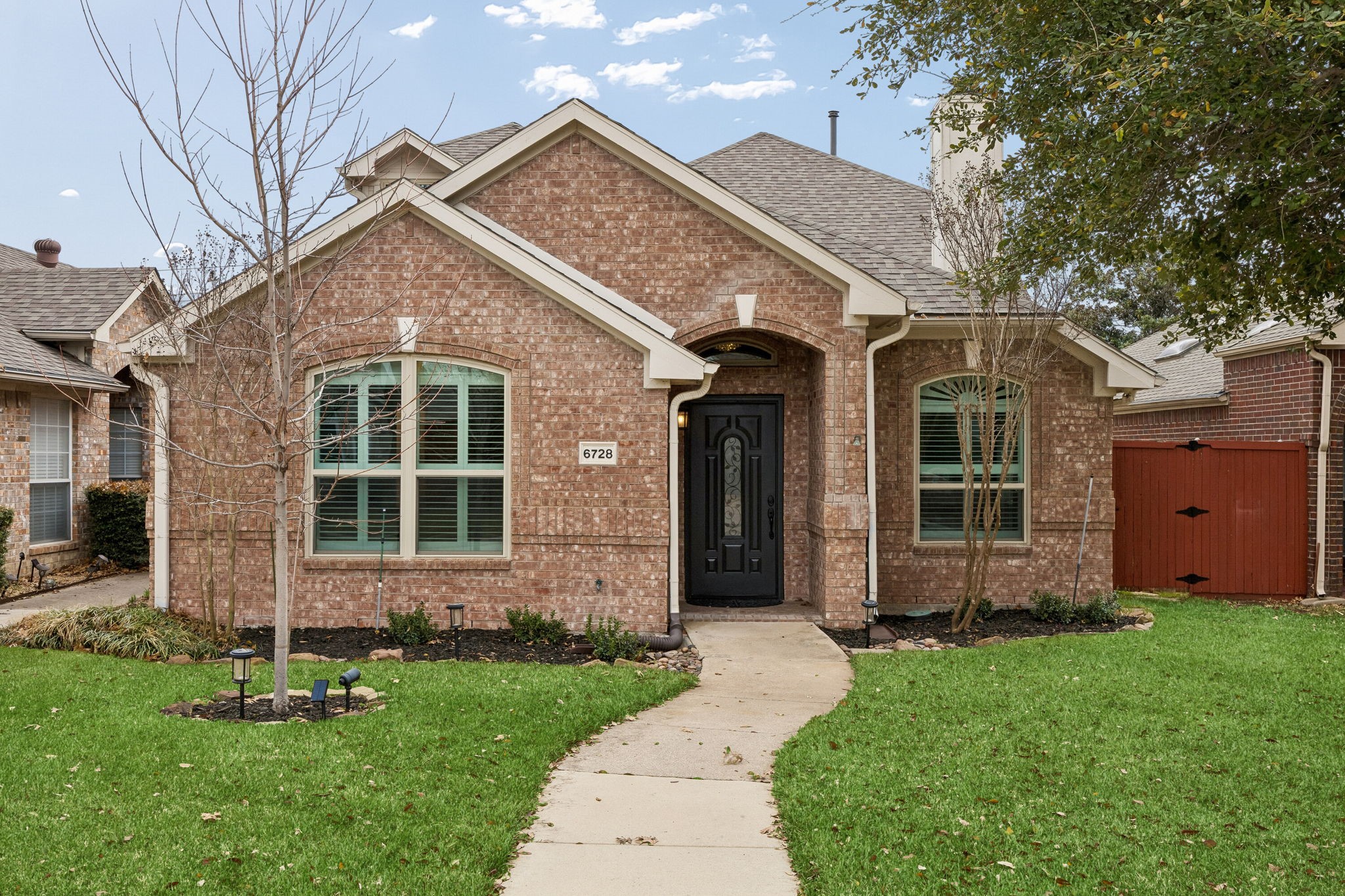 6728 Saddletree Trail