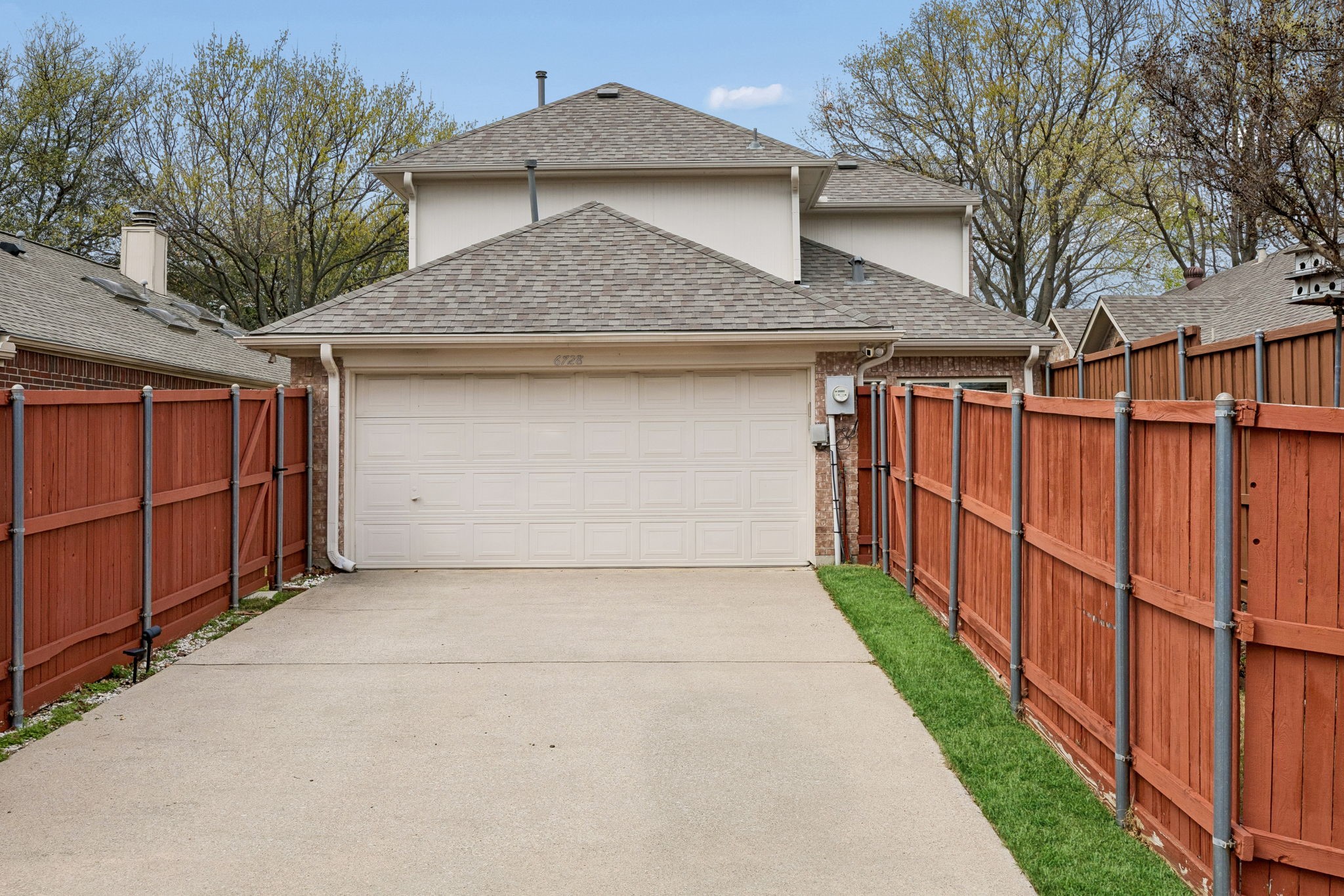 6728 Saddletree Trail