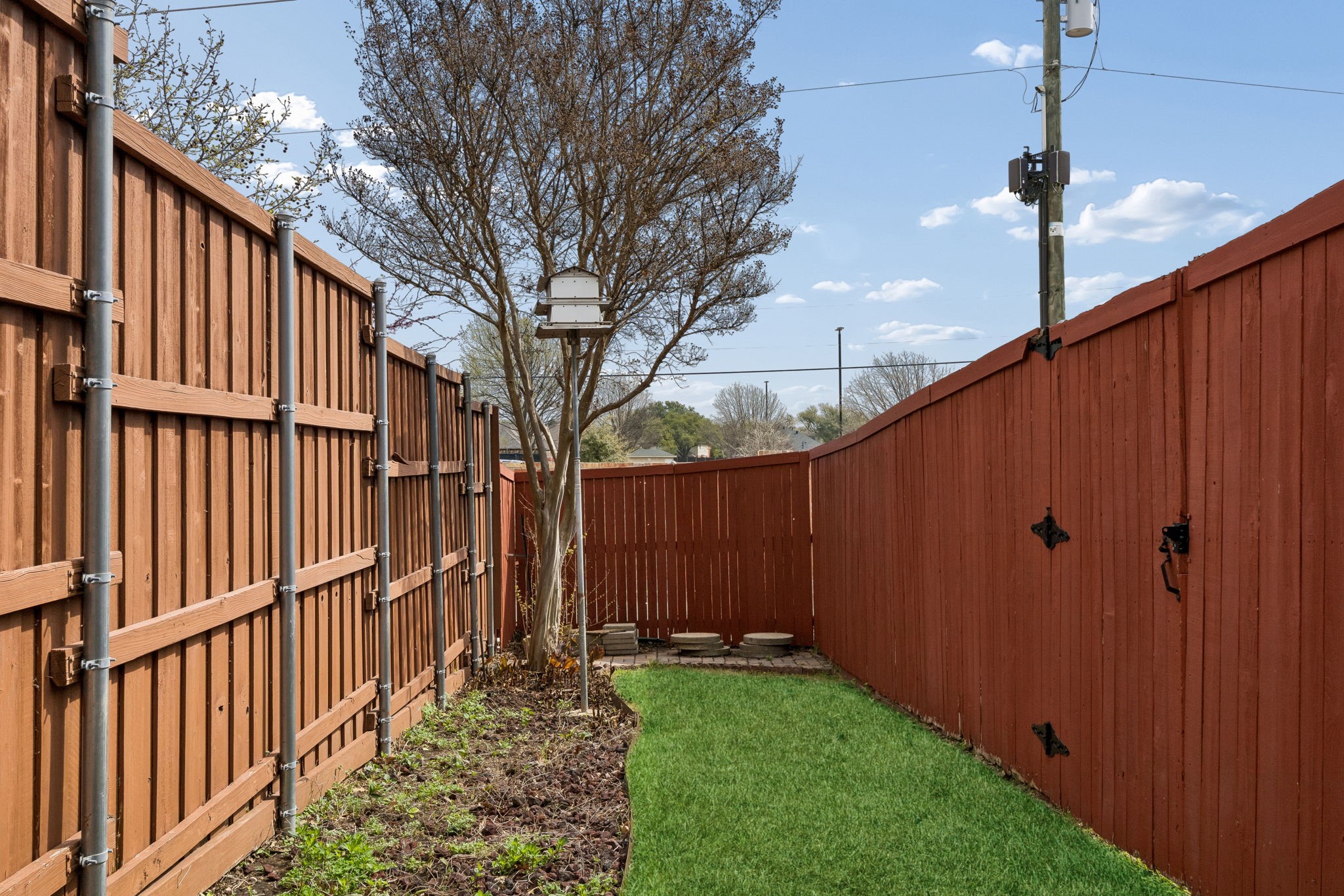 6728 Saddletree Trail