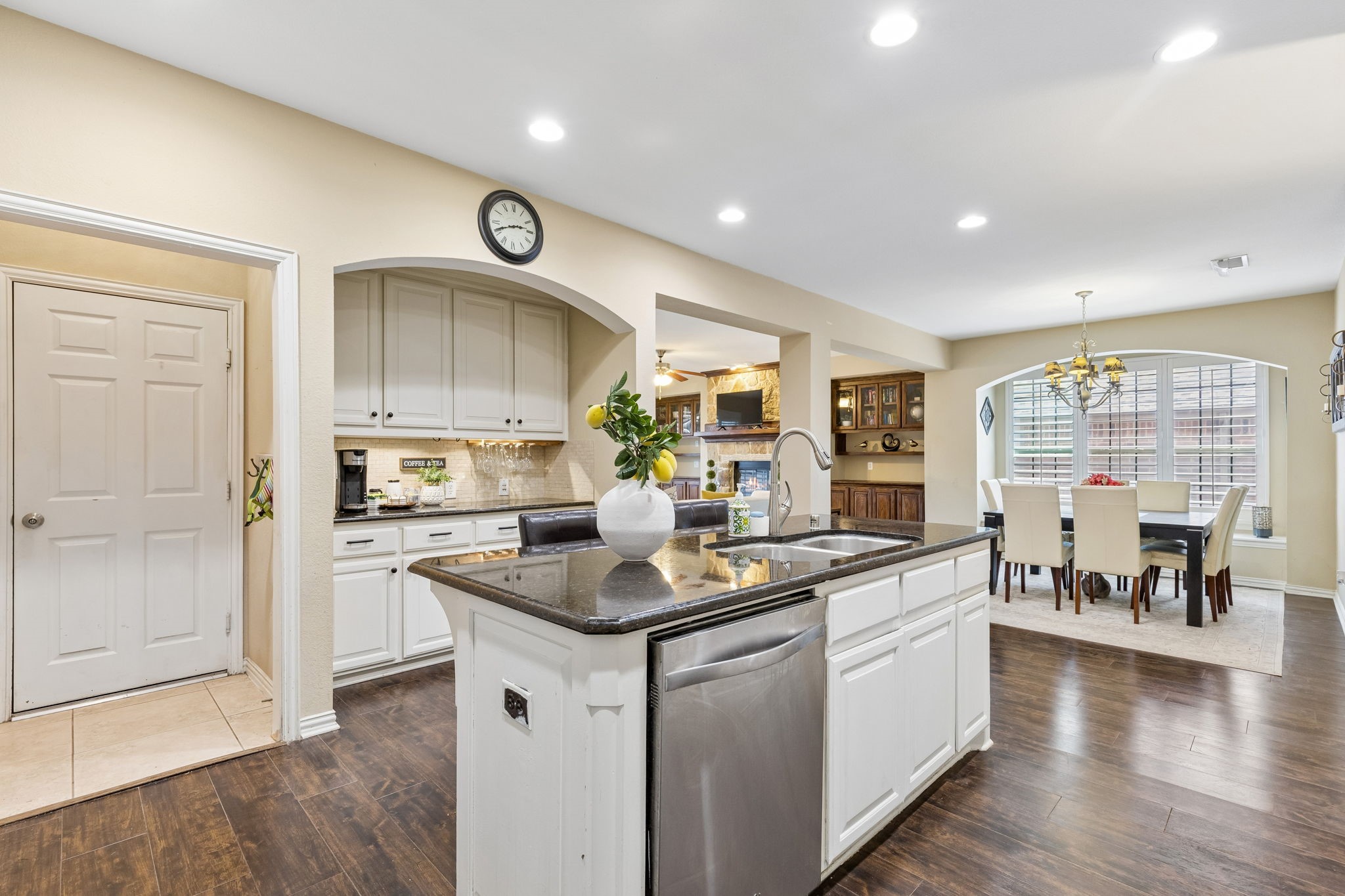 934 Dunleer Drive