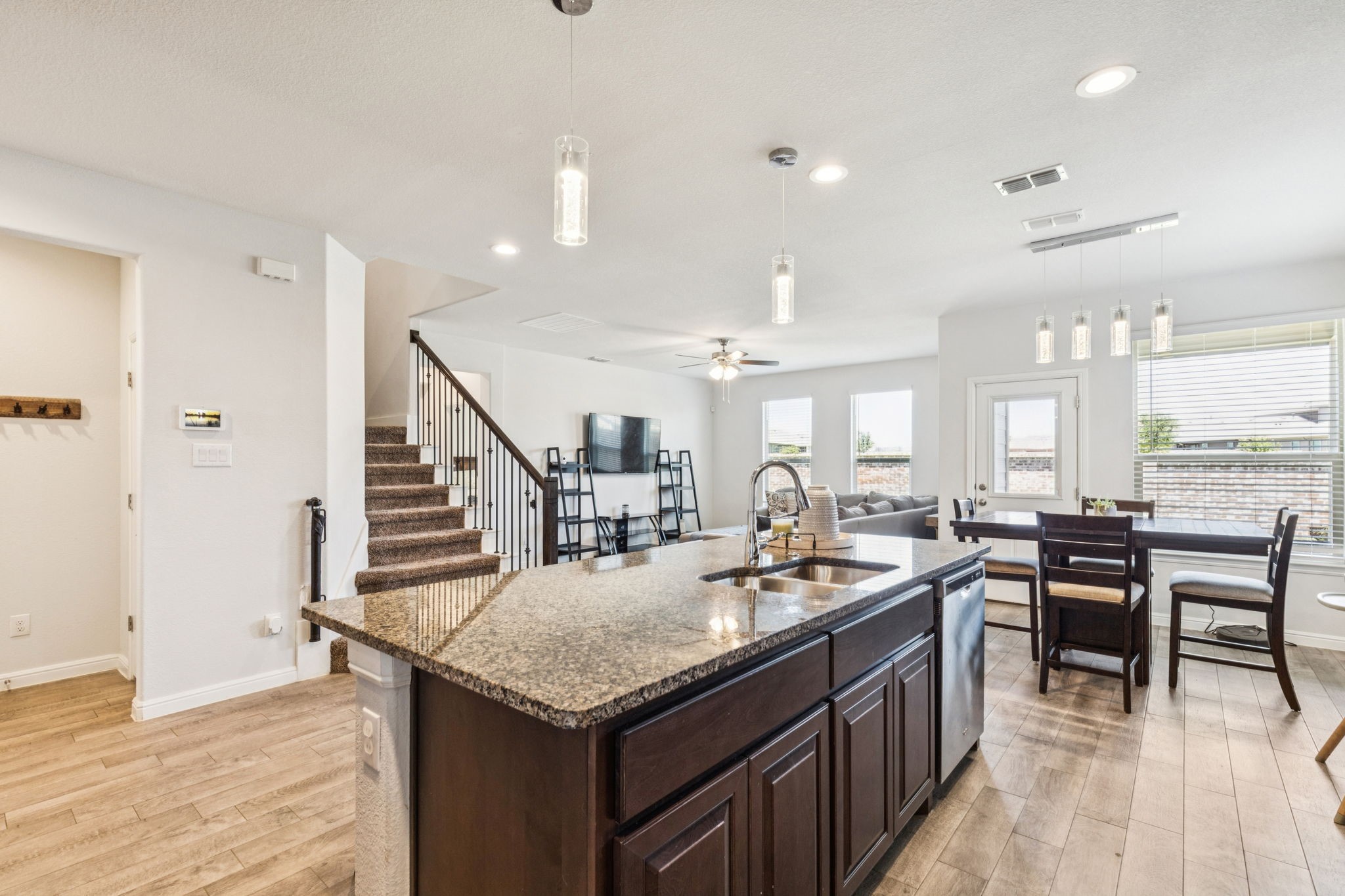 1449 Archway Court