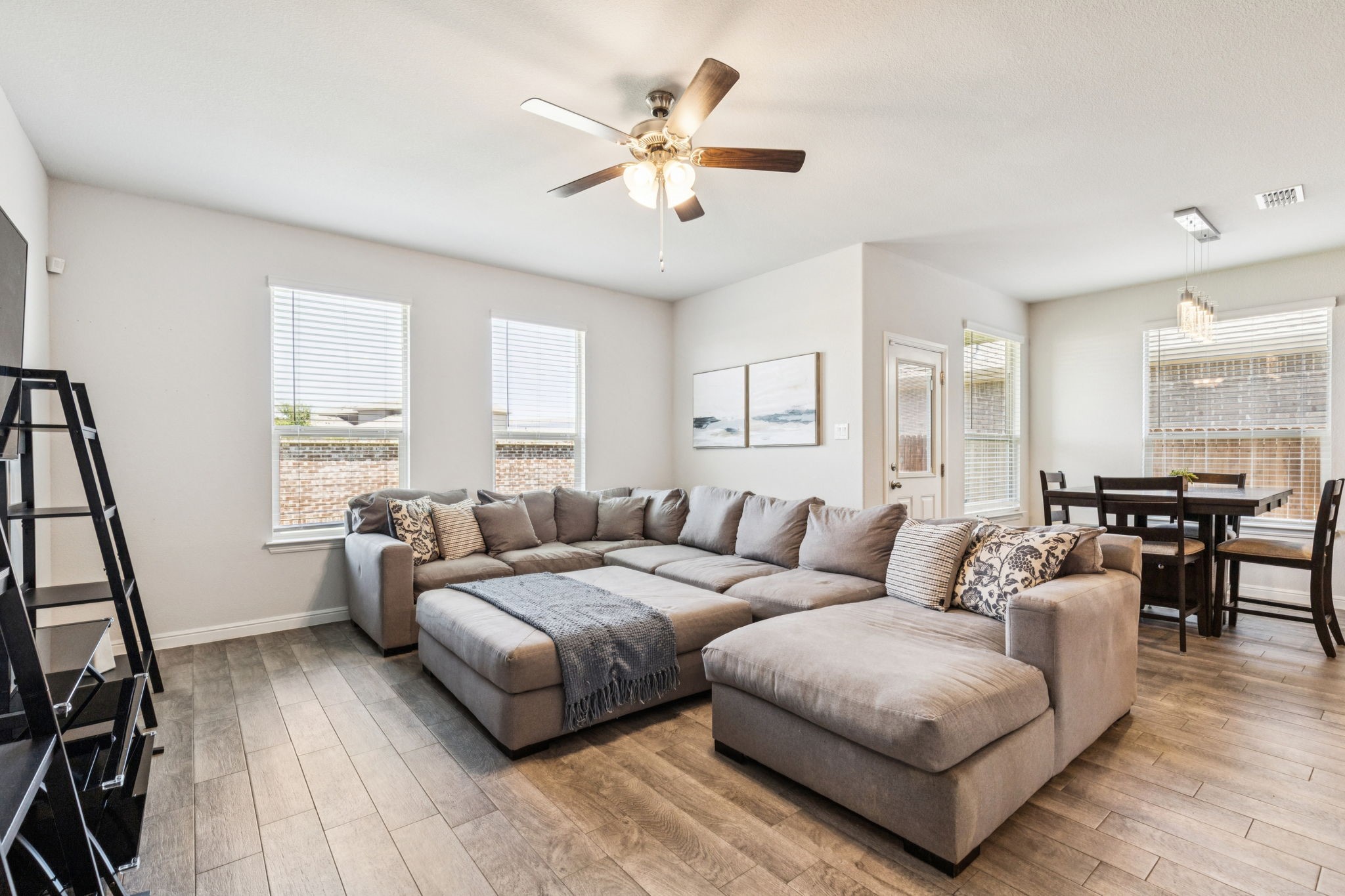 1449 Archway Court