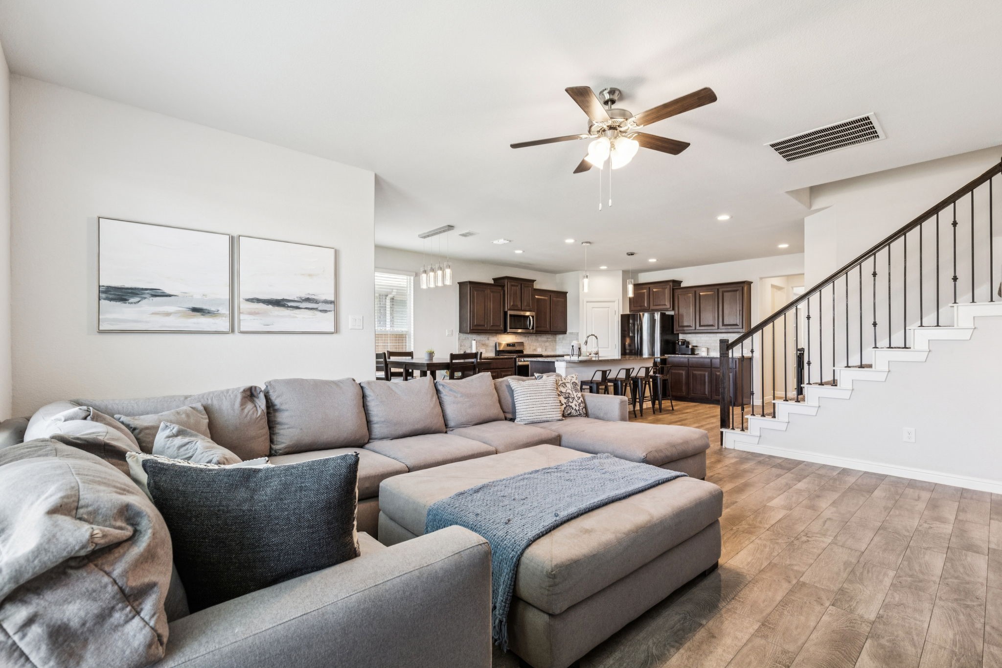 1449 Archway Court