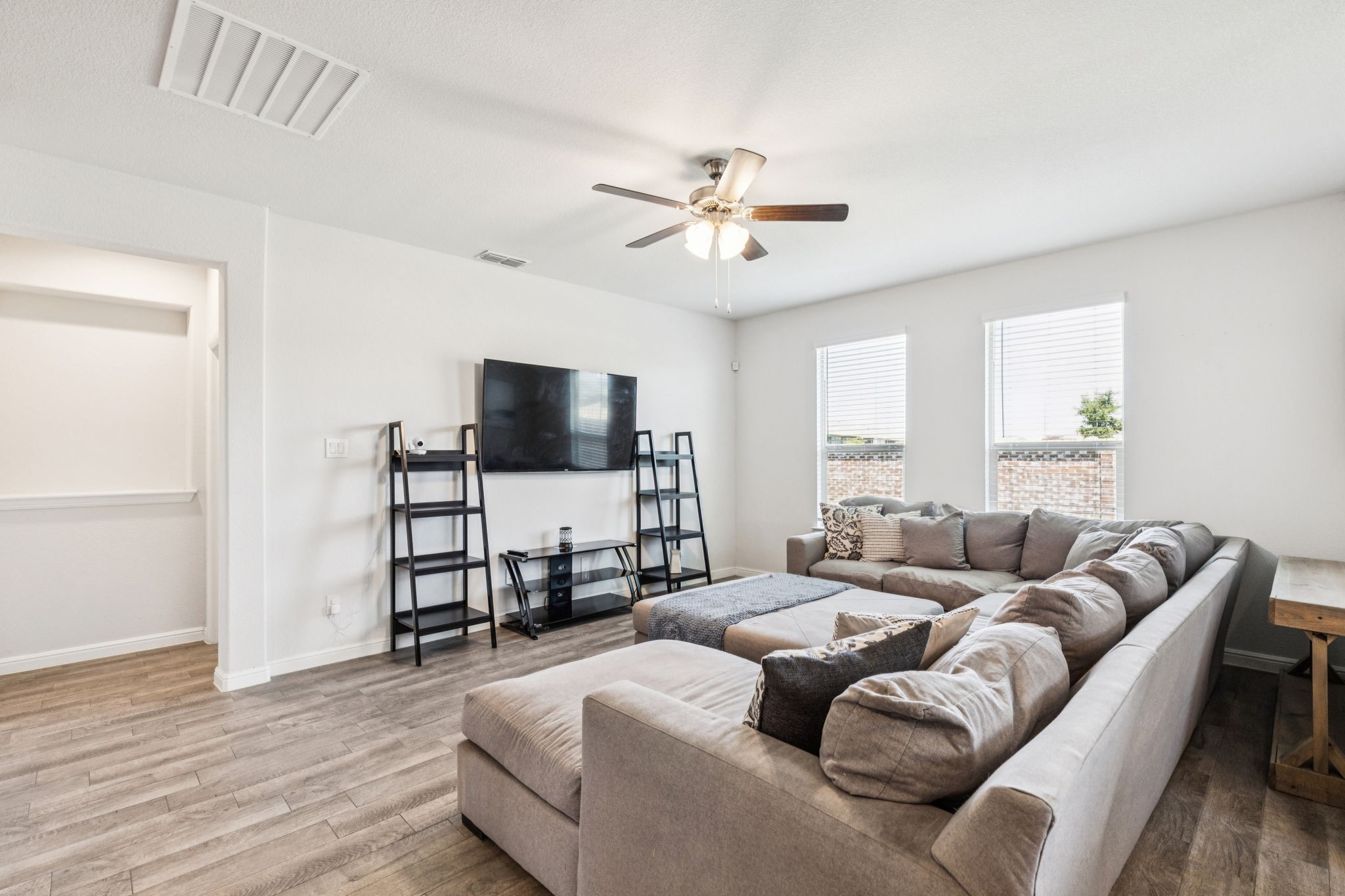 1449 Archway Court