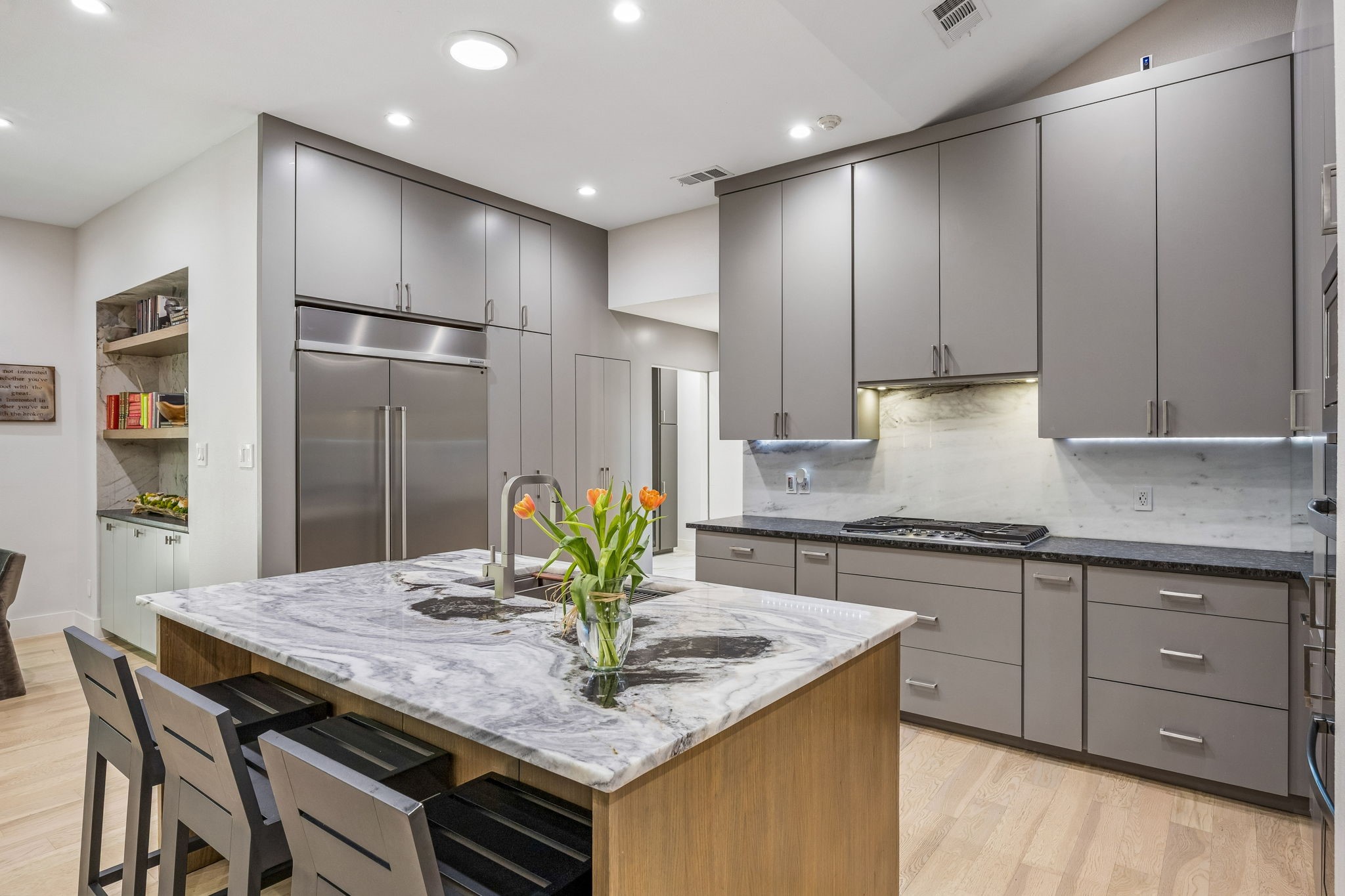 1250 Alto Vista Street