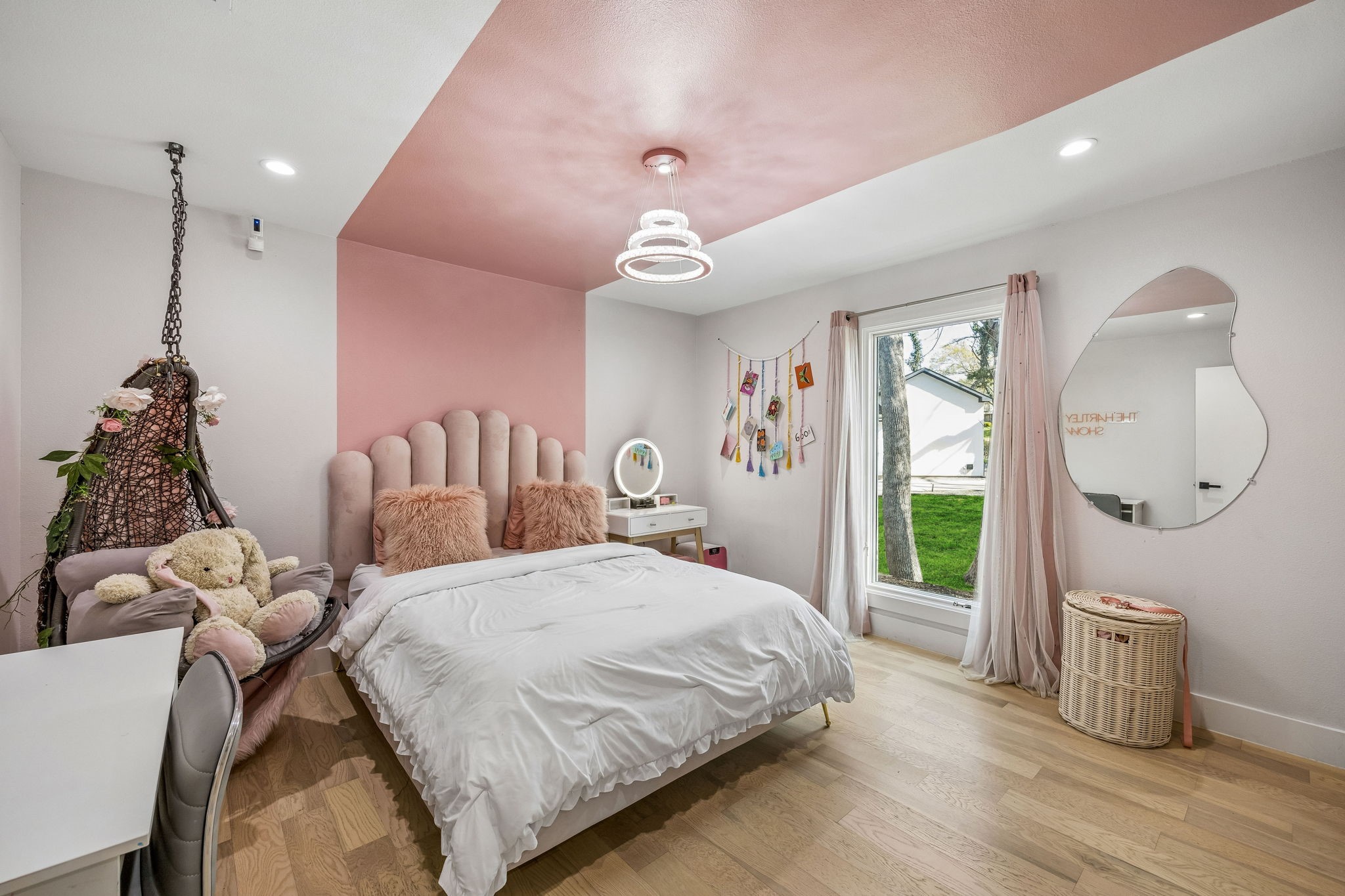 1250 Alto Vista Street