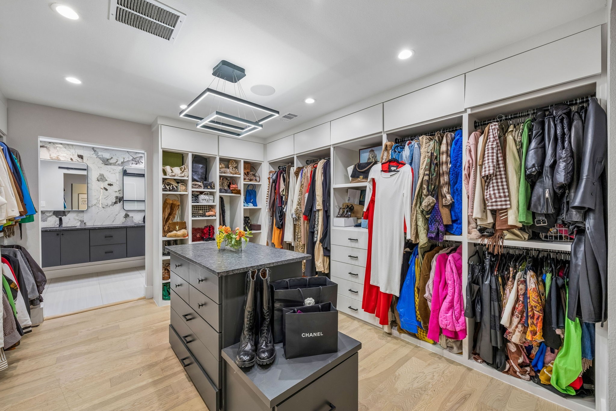 1250 Alto Vista Street