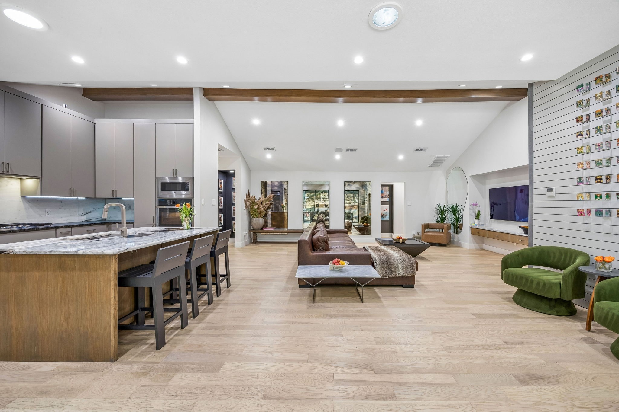 1250 Alto Vista Street