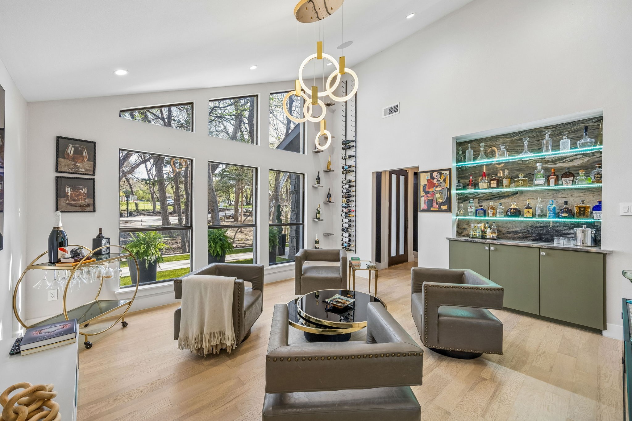 1250 Alto Vista Street