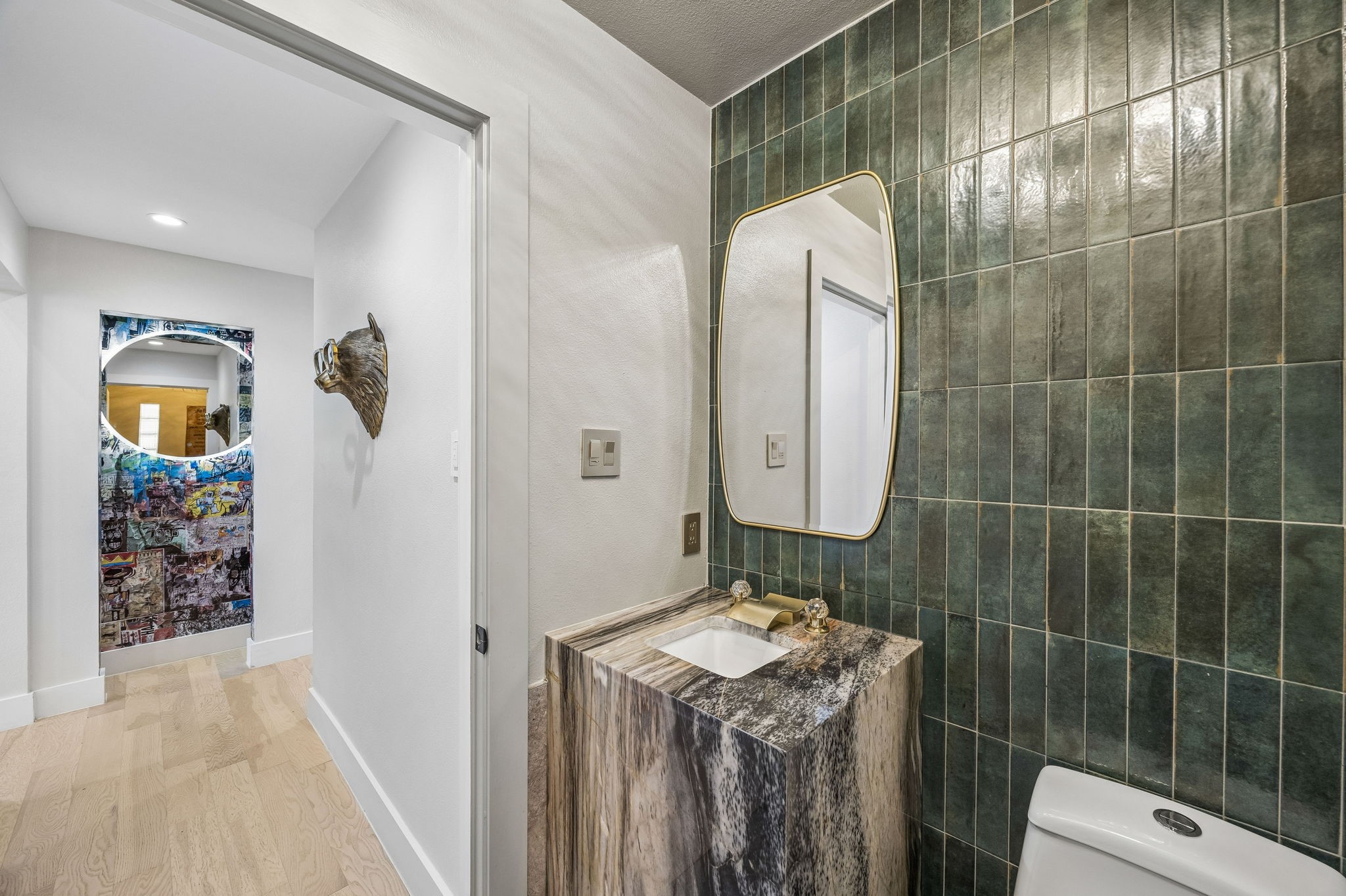 1250 Alto Vista Street