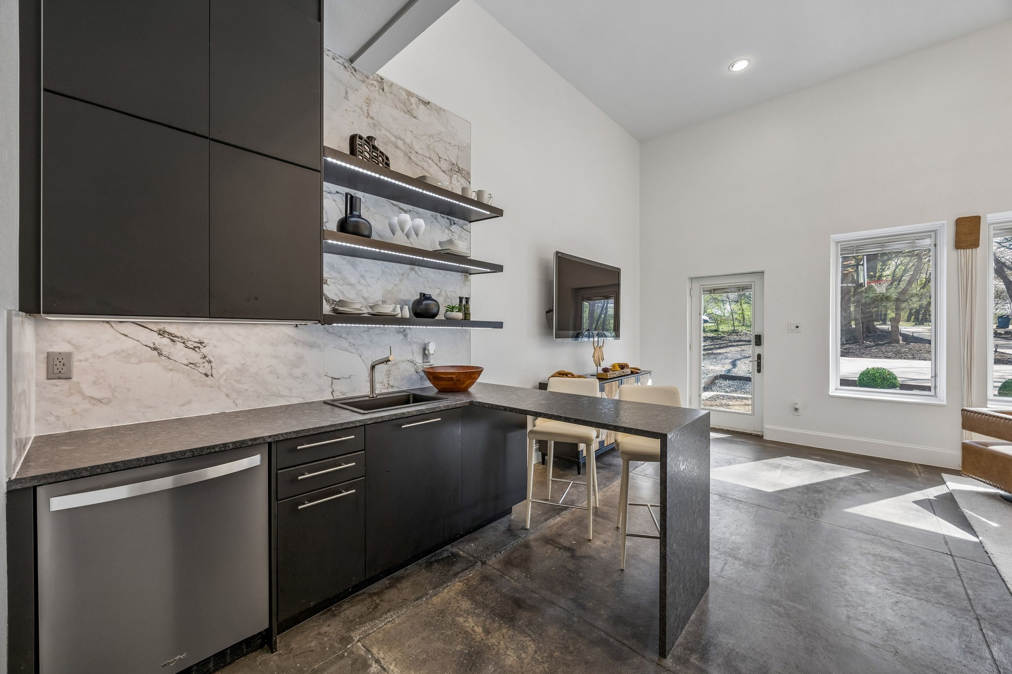 1250 Alto Vista Street