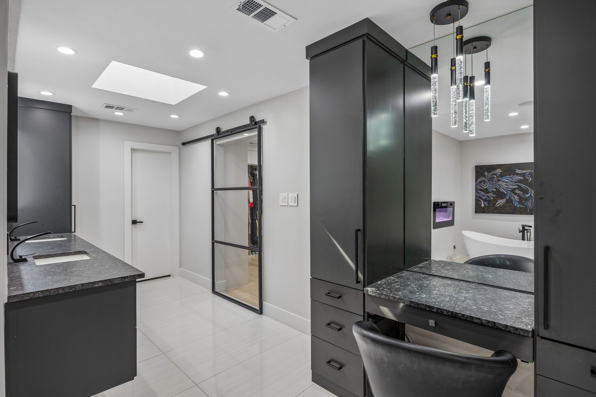 1250 Alto Vista Street