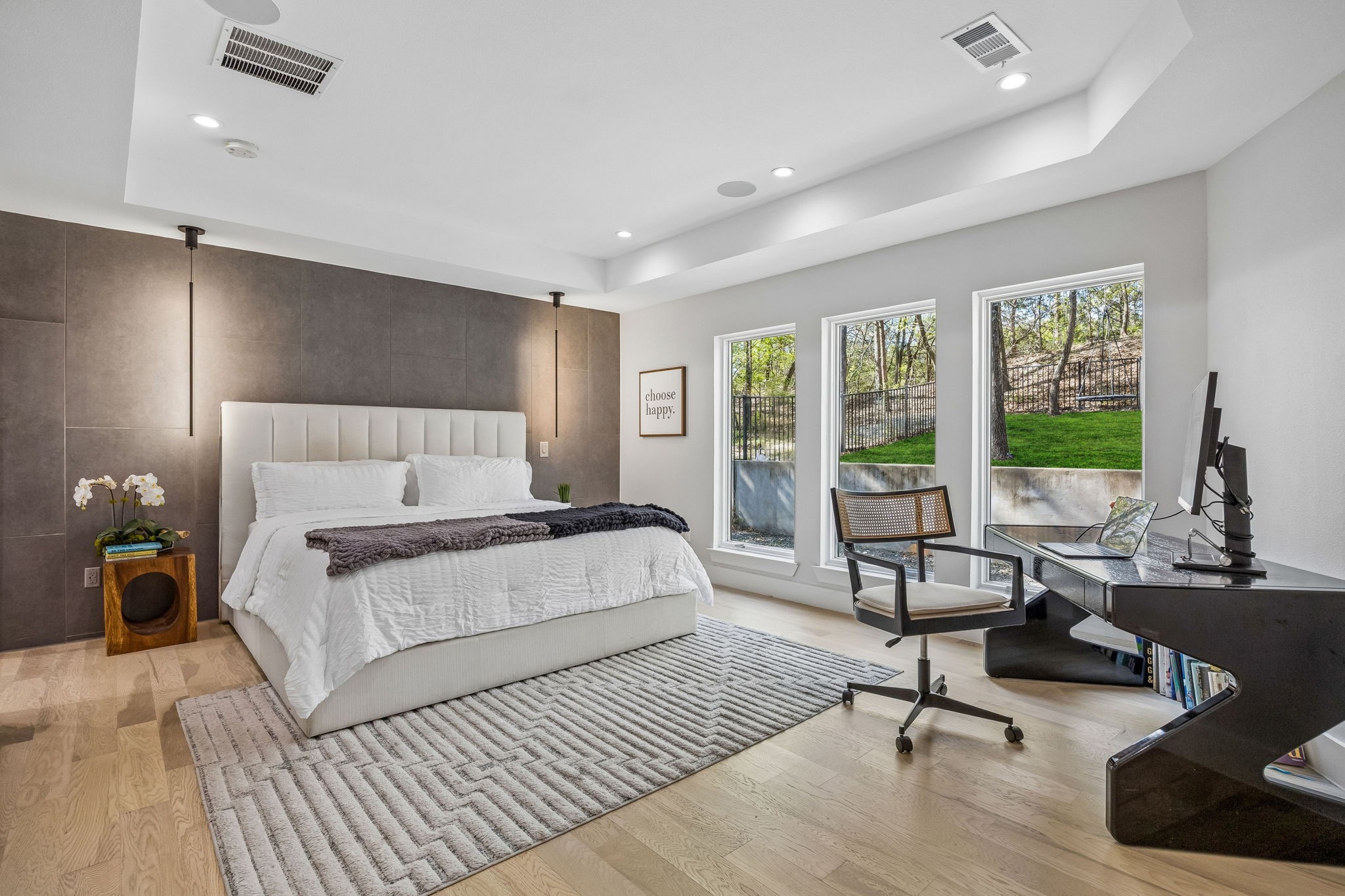 1250 Alto Vista Street