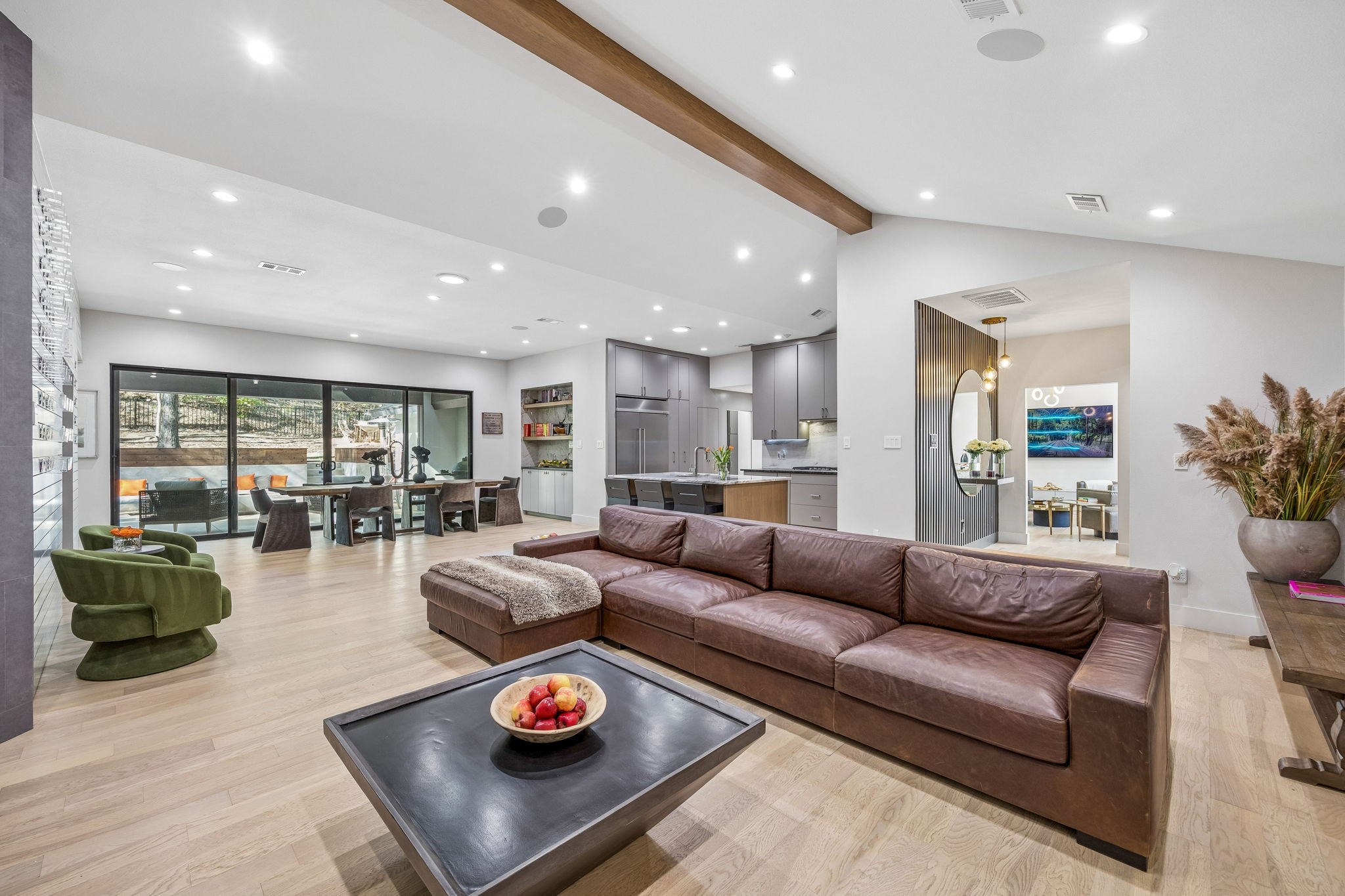 1250 Alto Vista Street