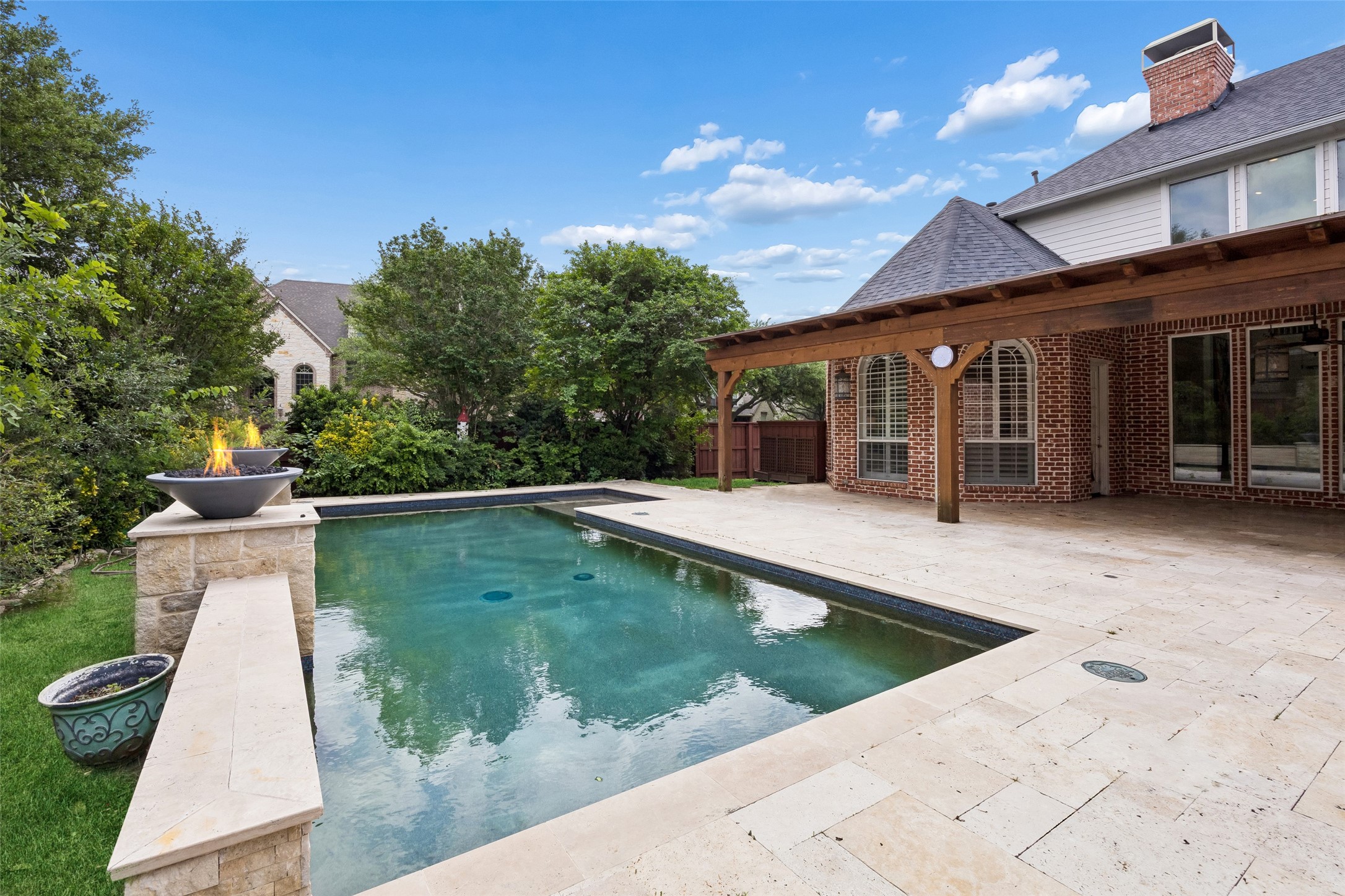 1000 Navarro Drive