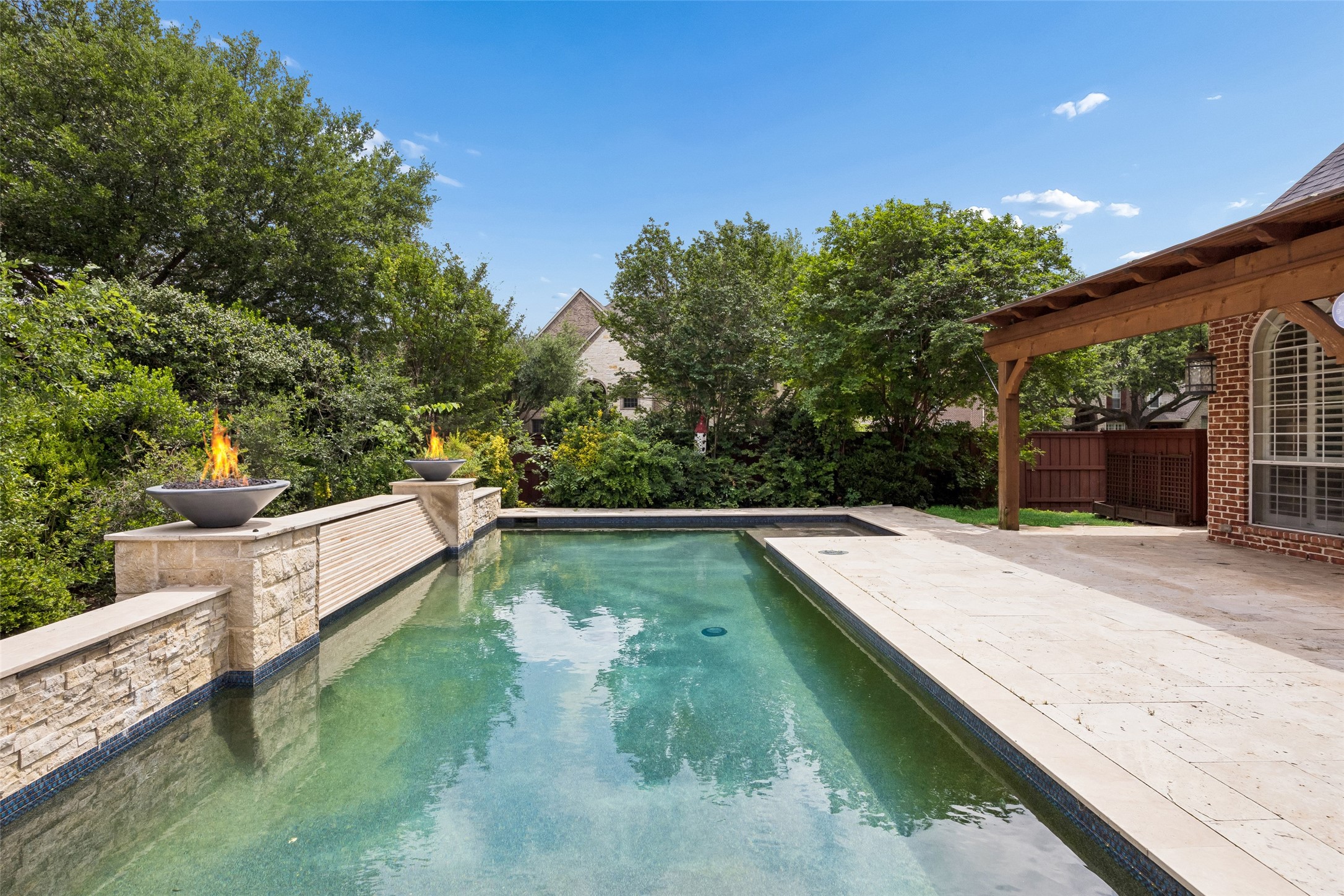 1000 Navarro Drive