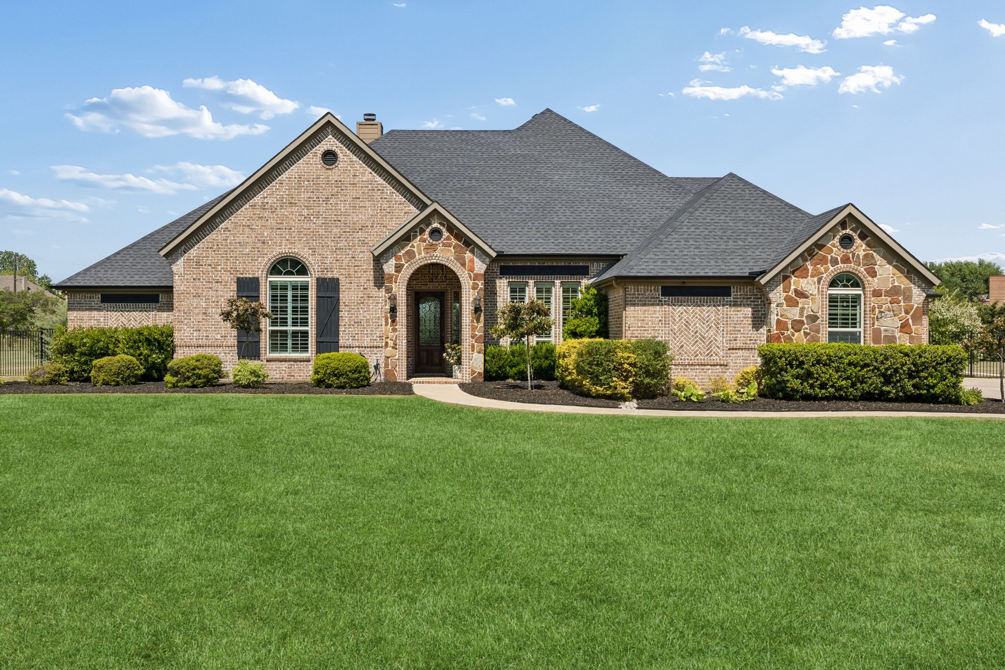 313 Strain Lane