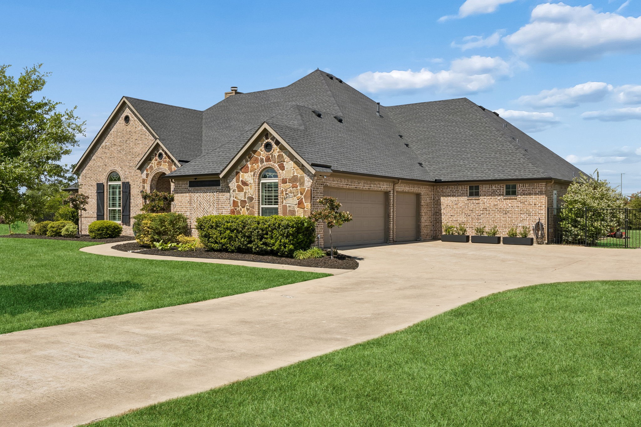 313 Strain Lane