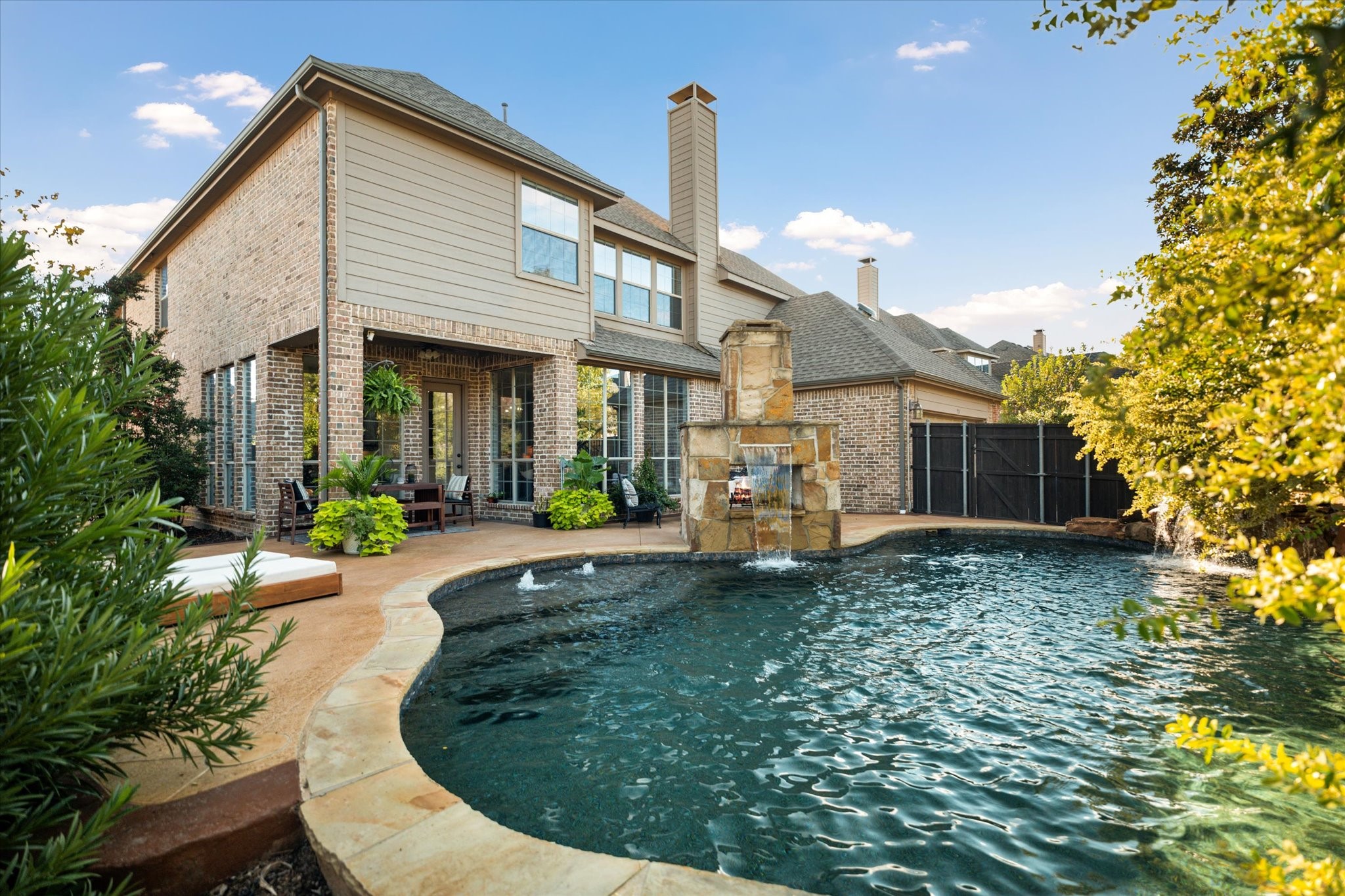 924 Lairds Lane