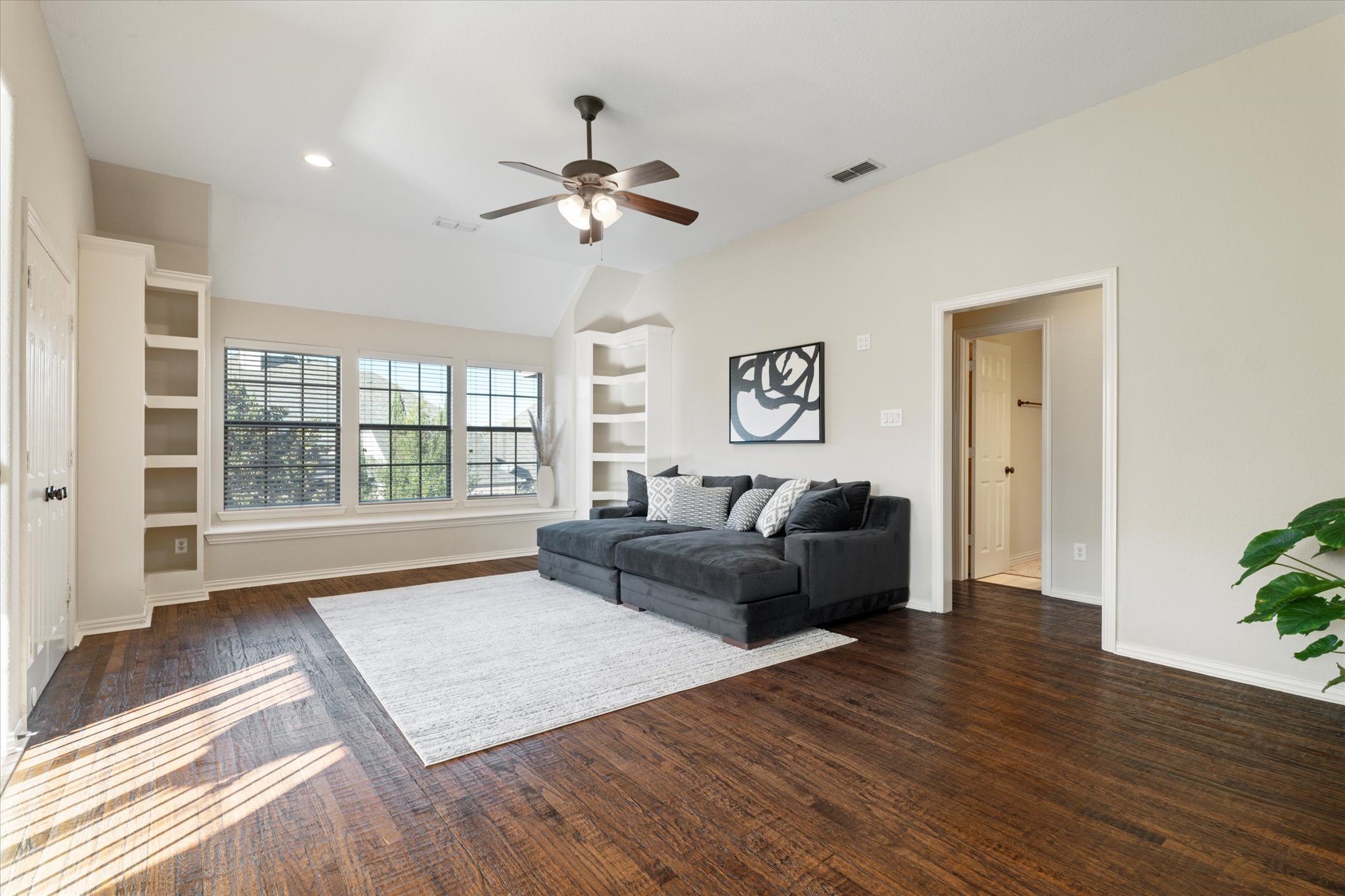 924 Lairds Lane
