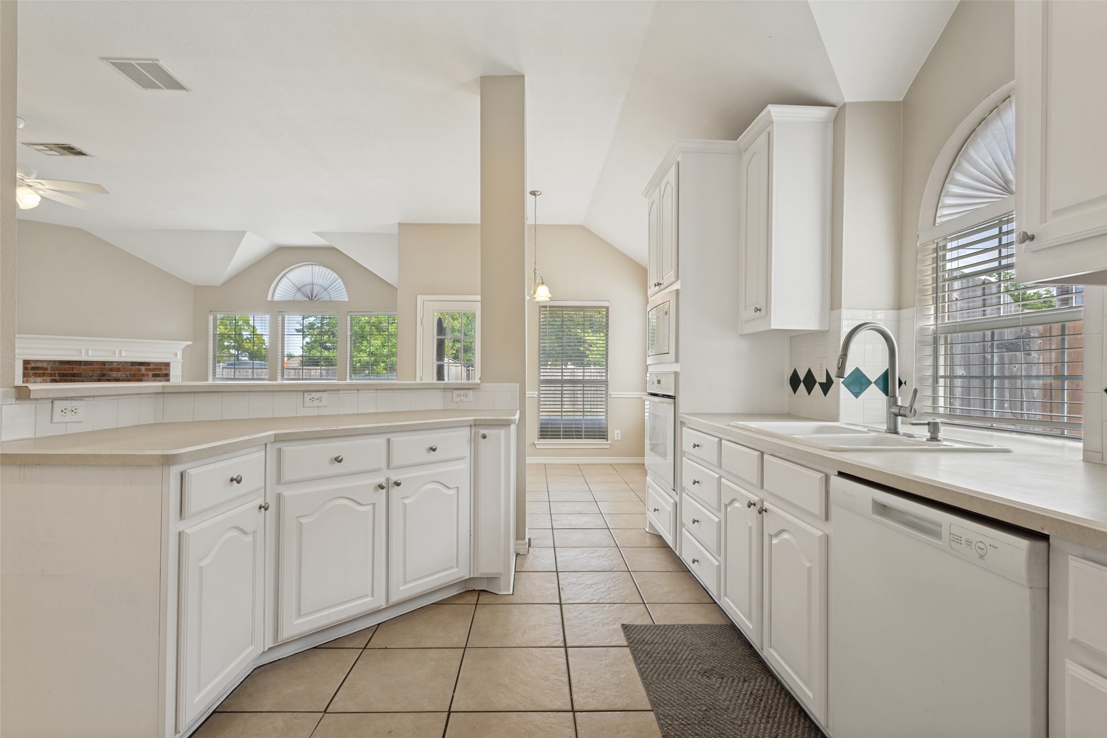 903 Redbud Drive