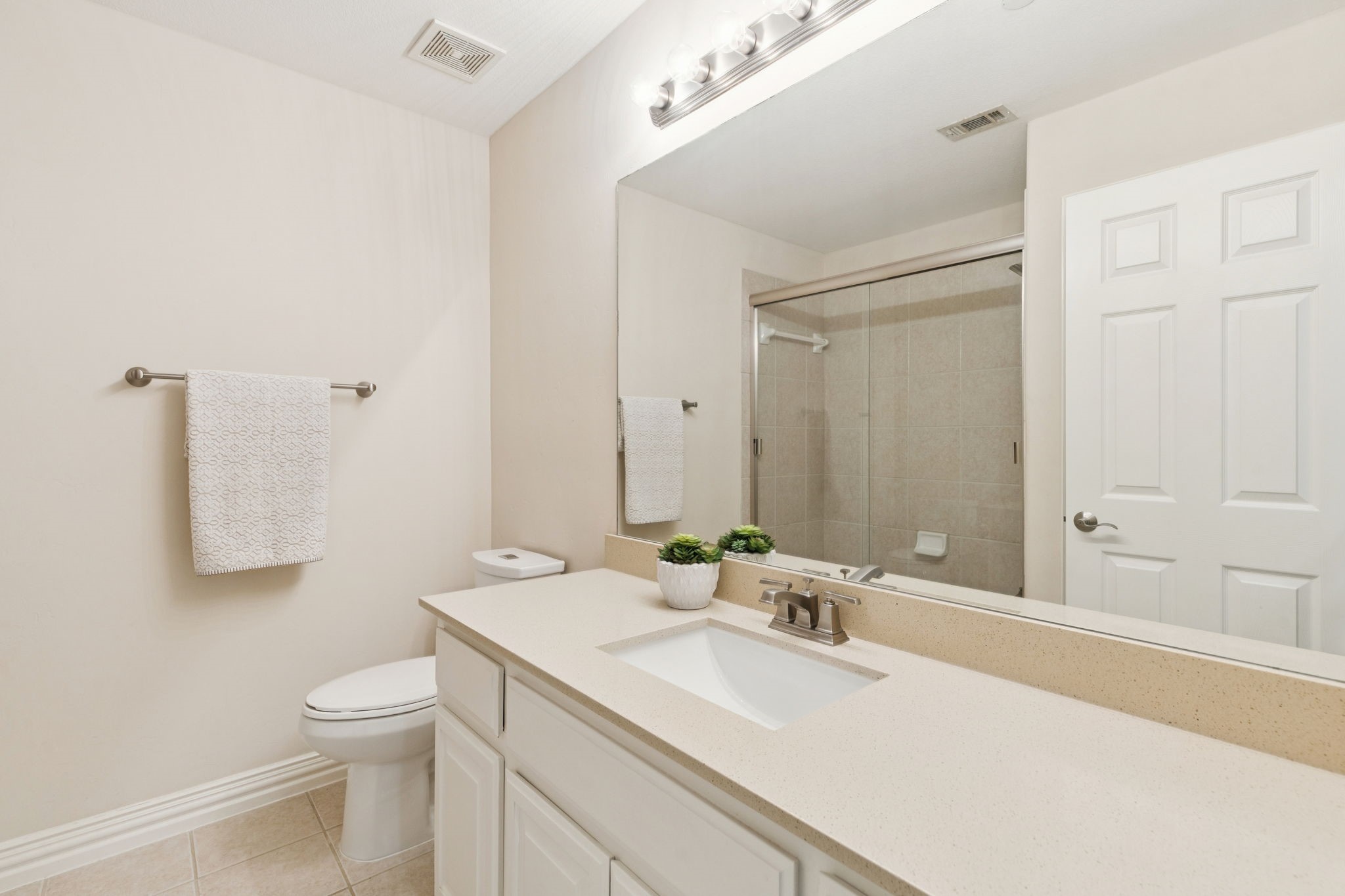 5452 Balmoral Drive