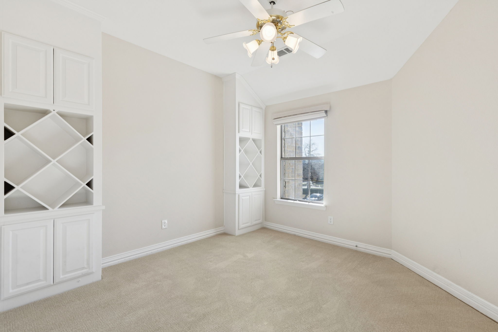 5452 Balmoral Drive