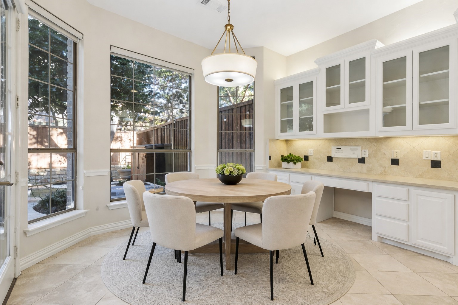5452 Balmoral Drive