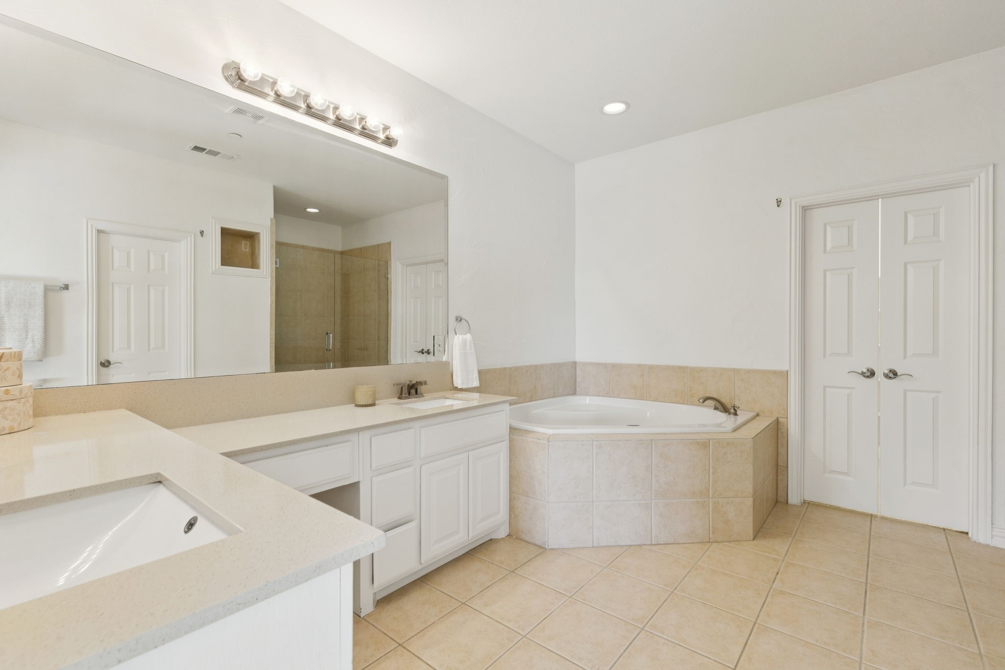 5452 Balmoral Drive