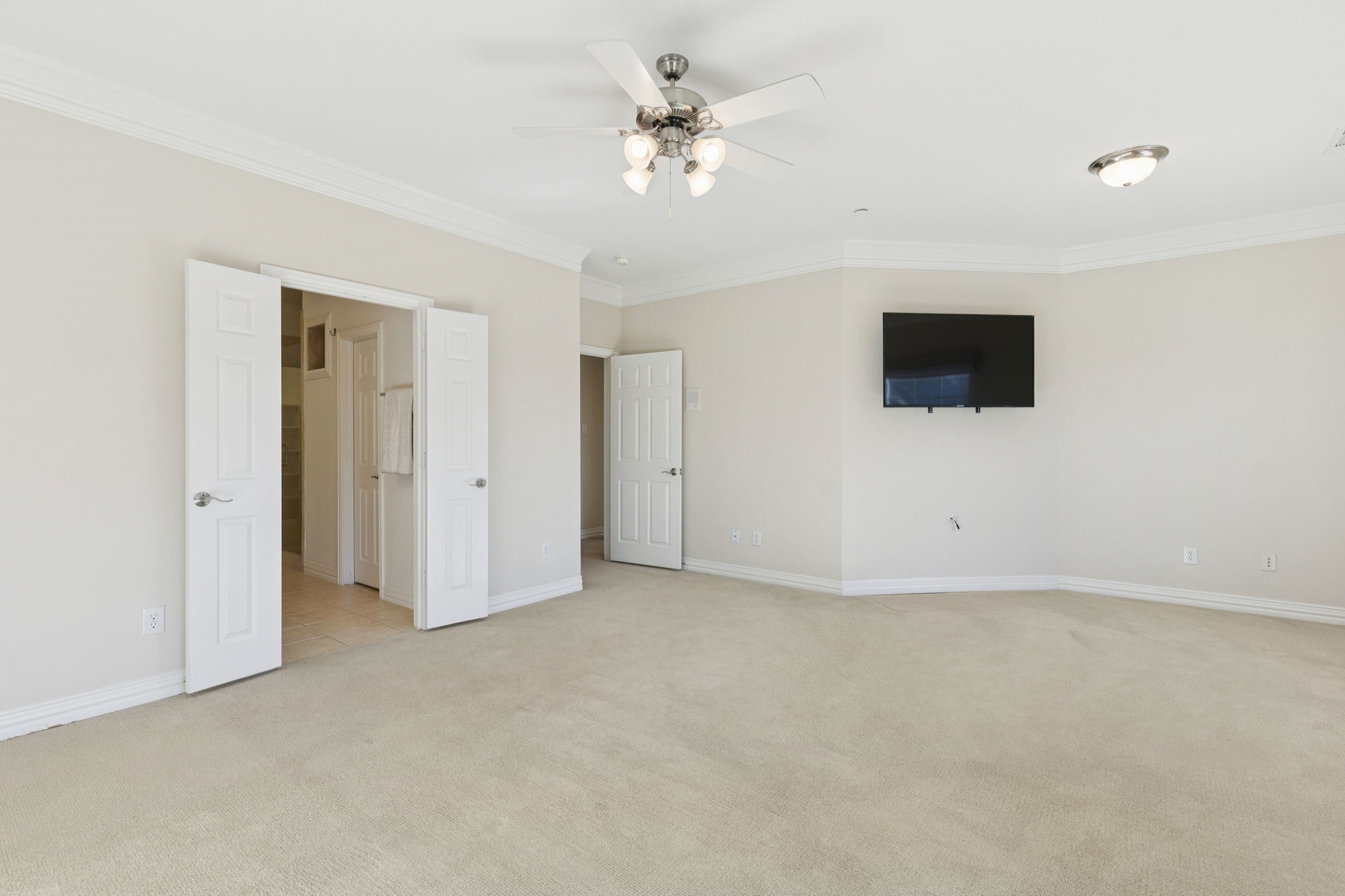 5452 Balmoral Drive