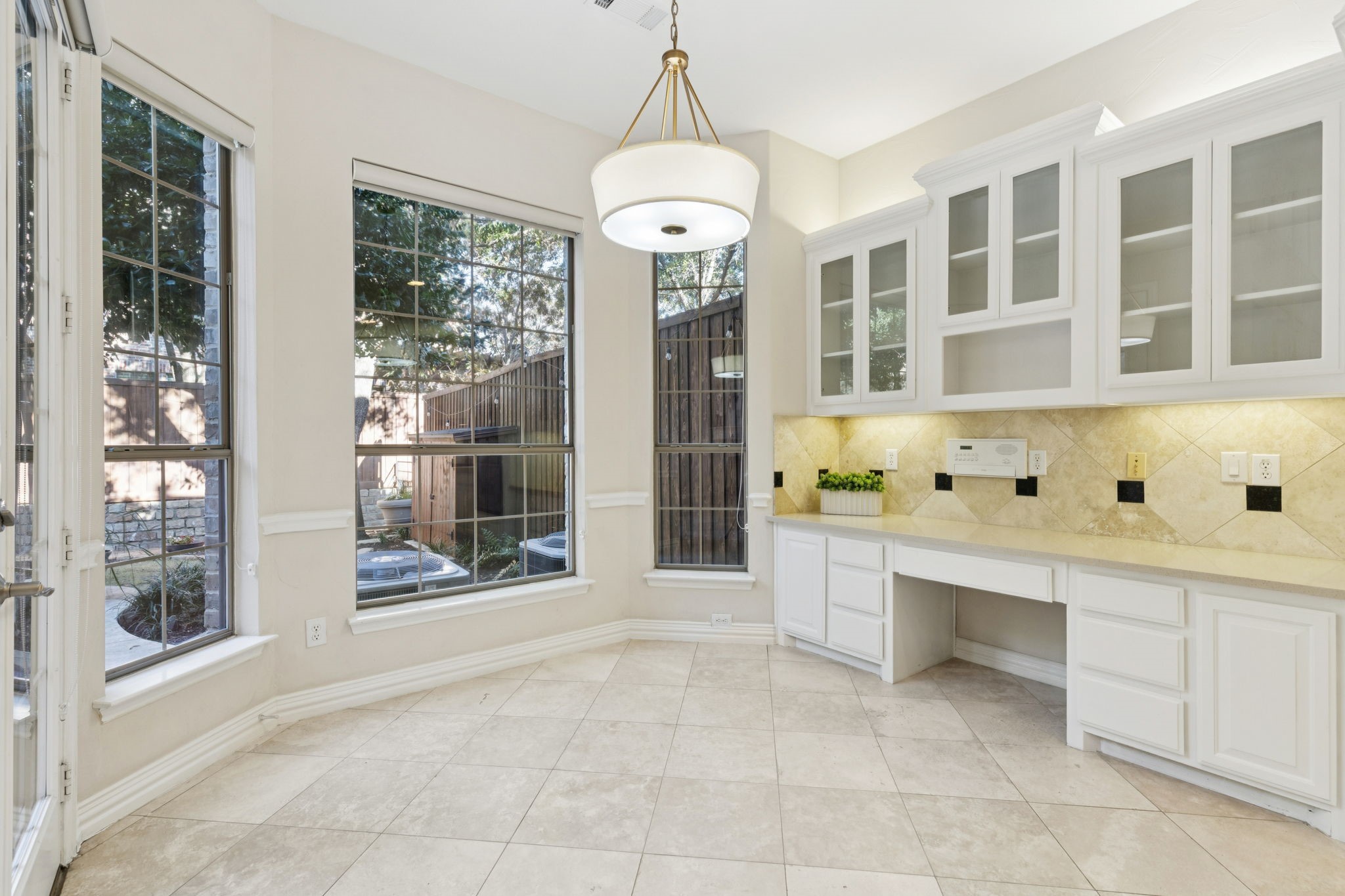 5452 Balmoral Drive