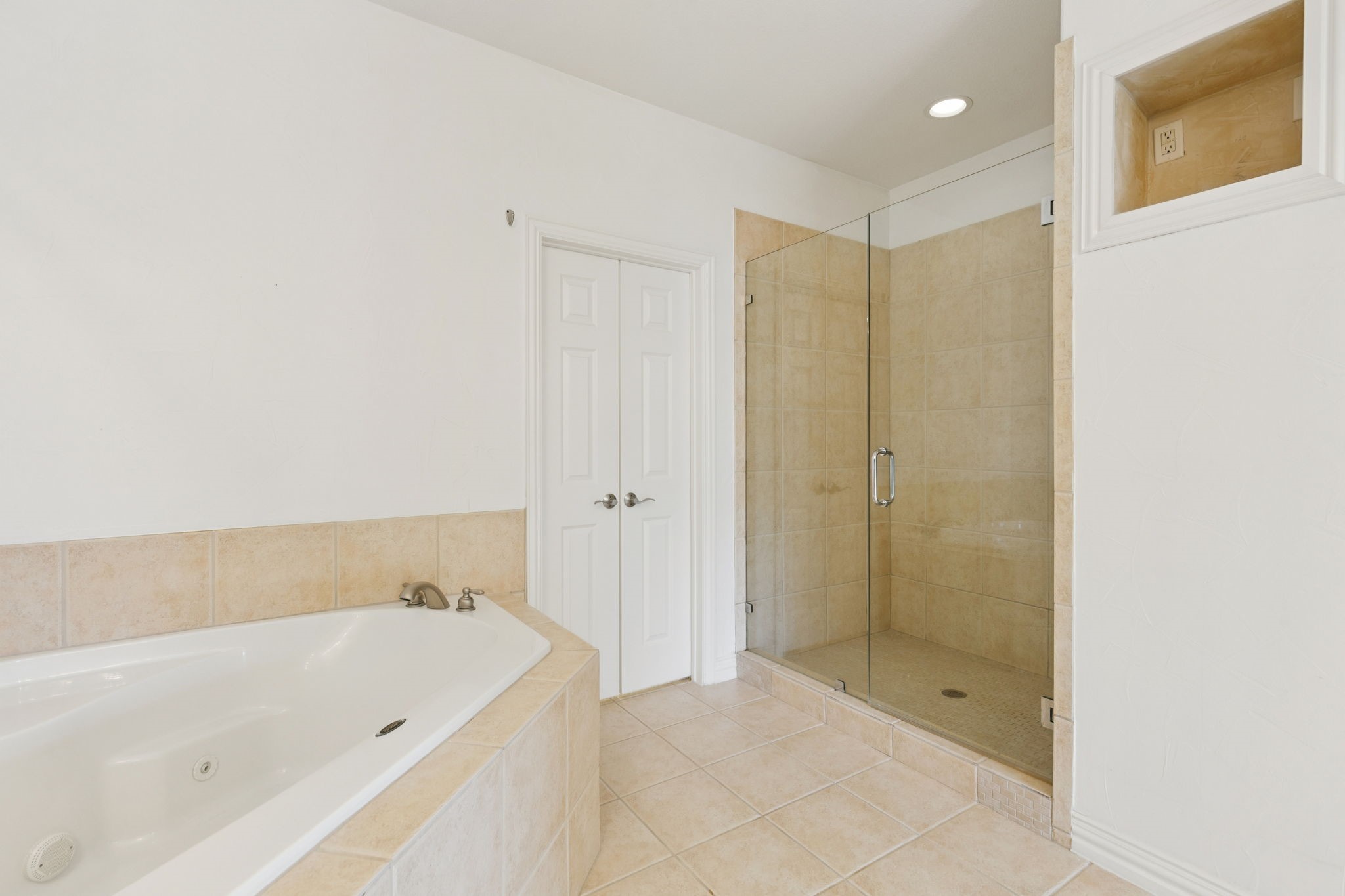 5452 Balmoral Drive