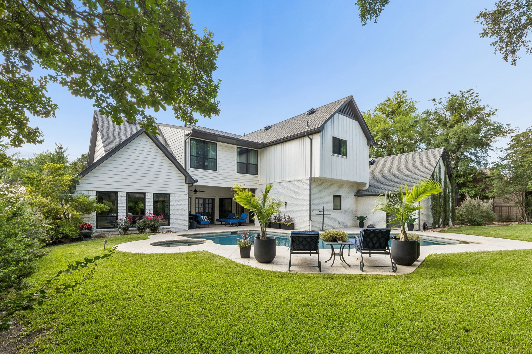 2204 Winding Hollow Lane