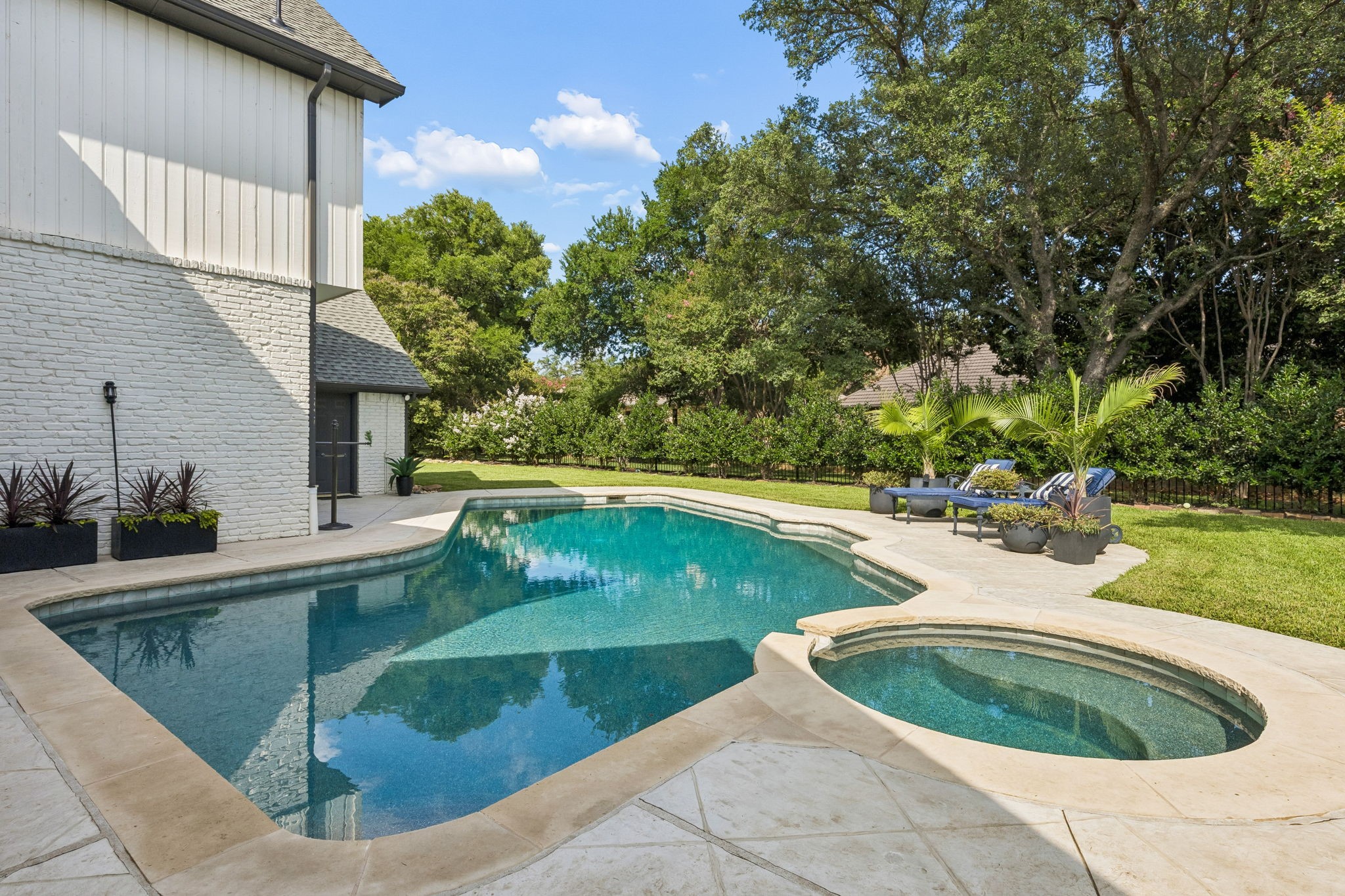 2204 Winding Hollow Lane