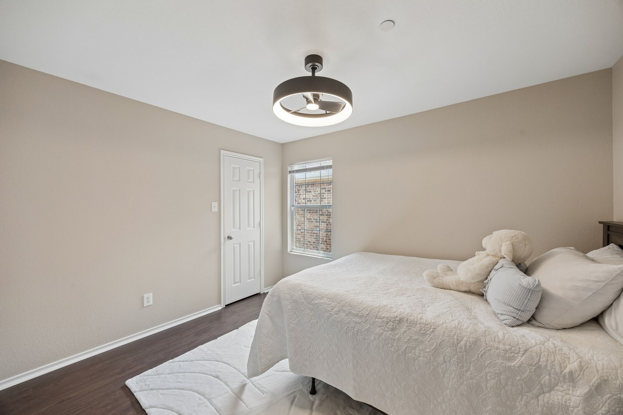 5351 Crimson Oaks Drive