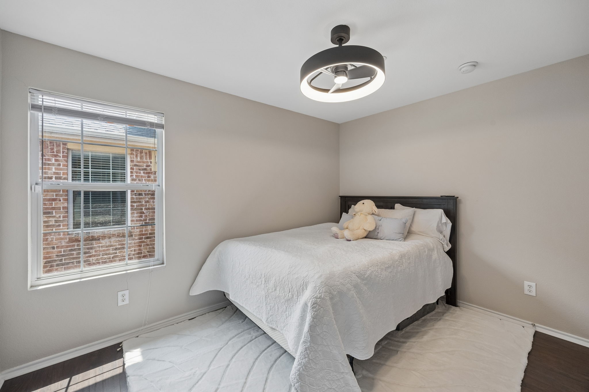 5351 Crimson Oaks Drive