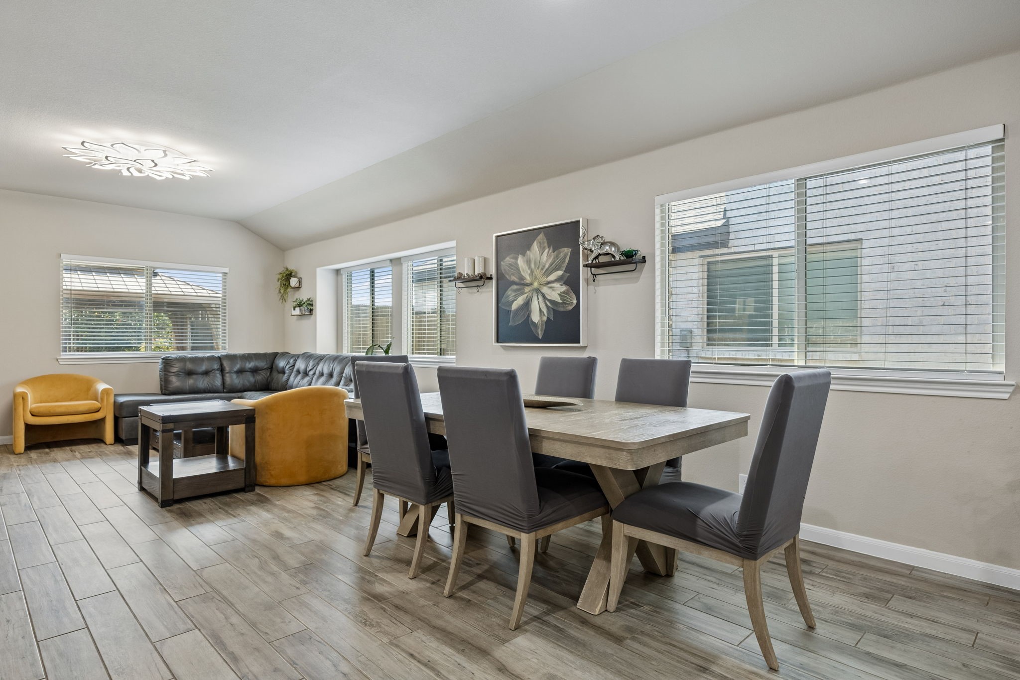 836 Foxtail Bend