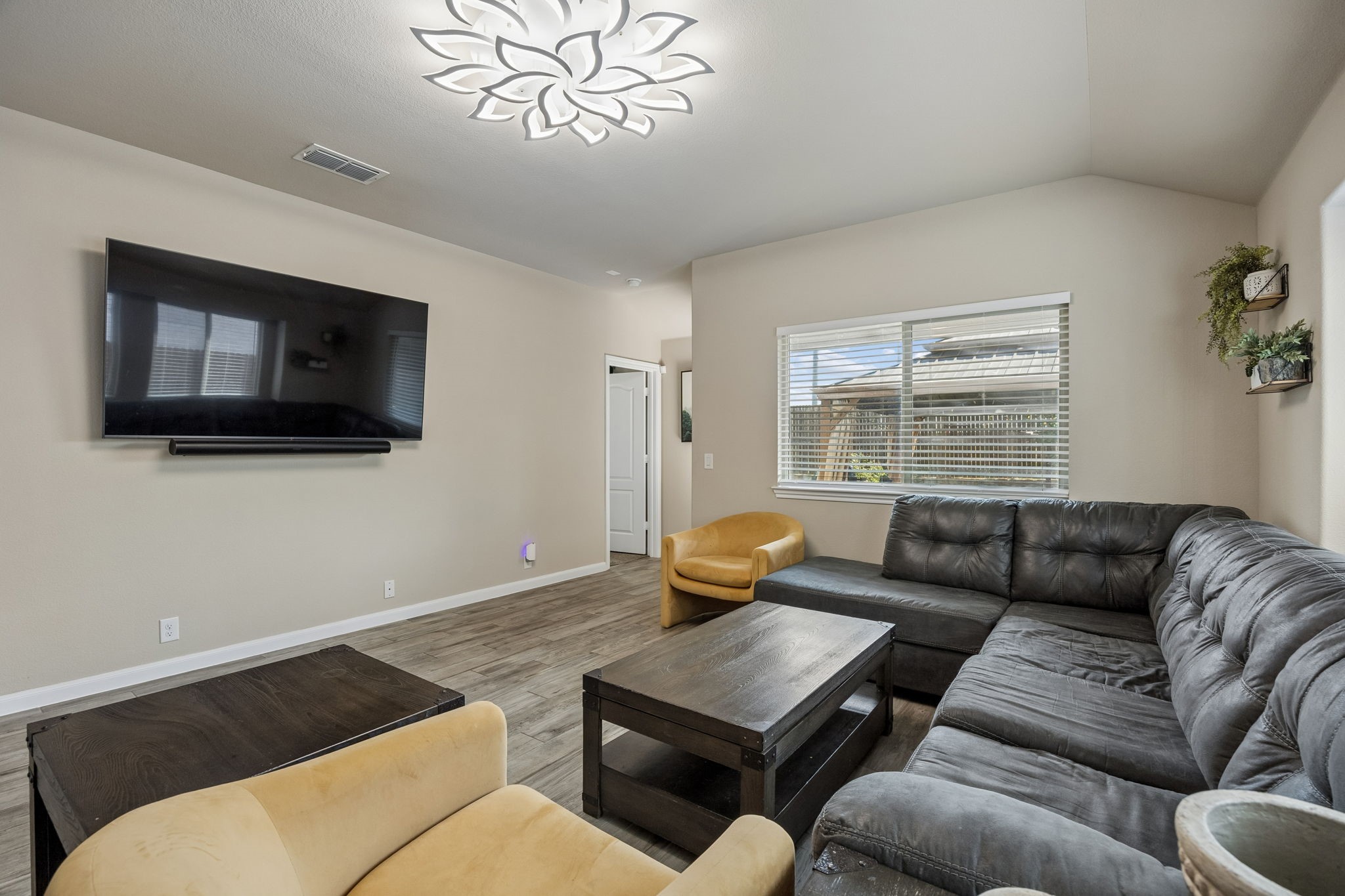 836 Foxtail Bend