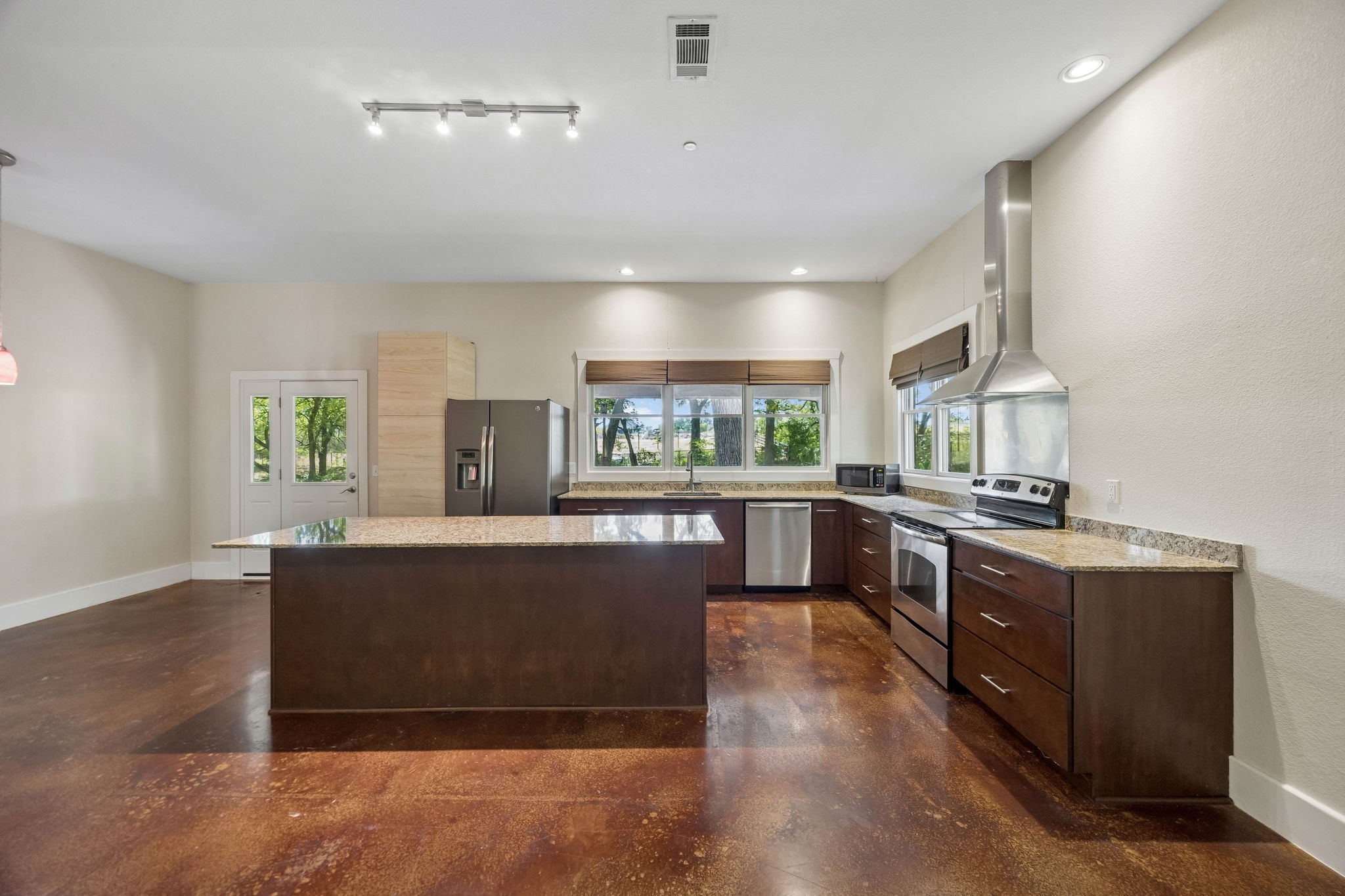 1540 Ford Lane