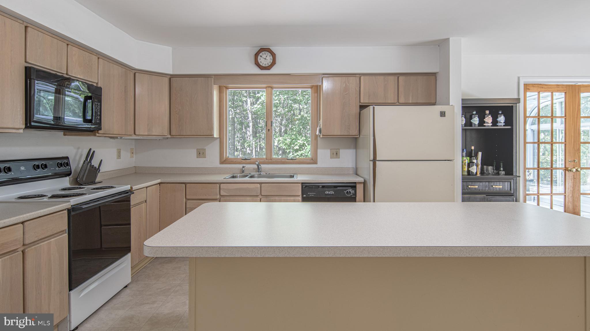 561 E Jimmie Leeds Rd