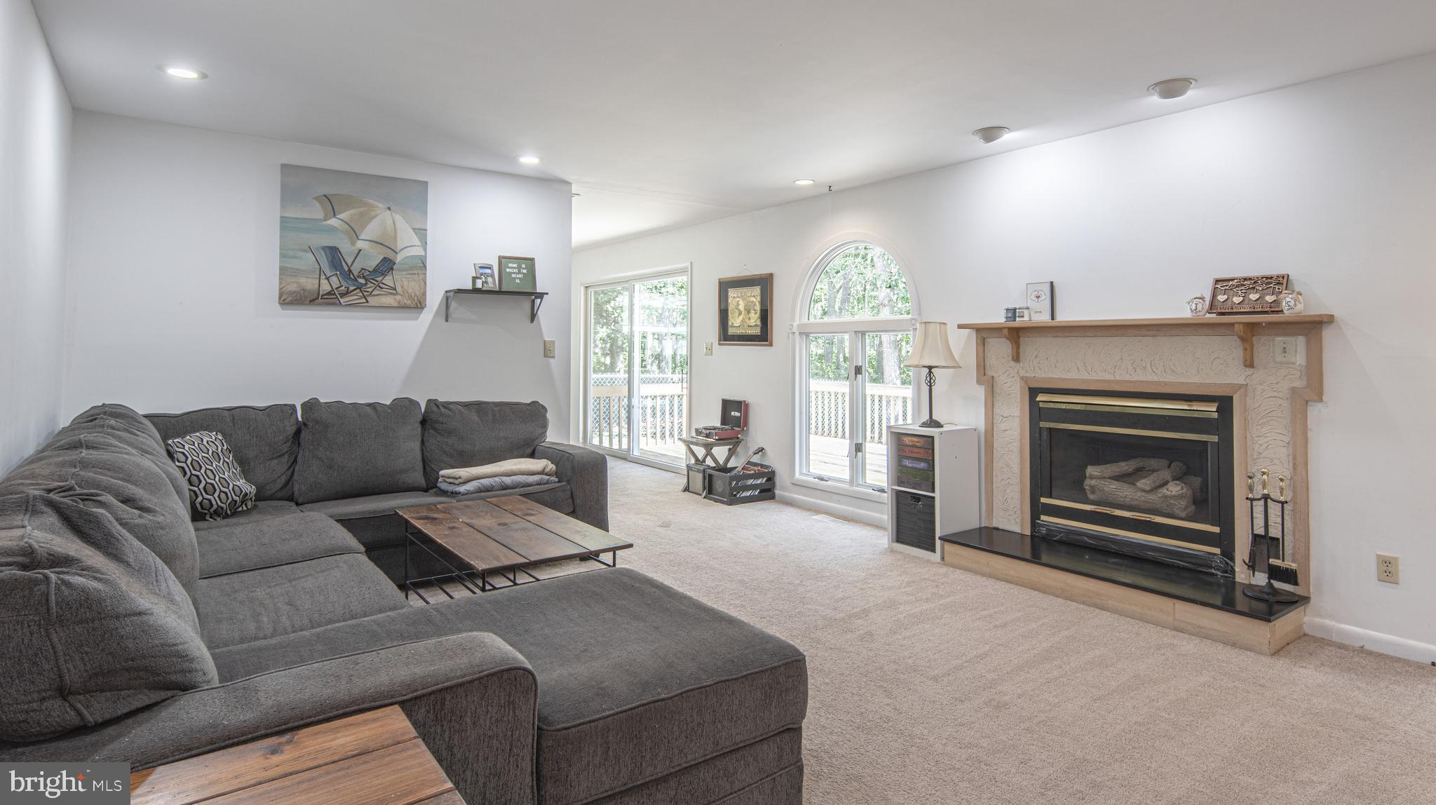 561 E Jimmie Leeds Rd