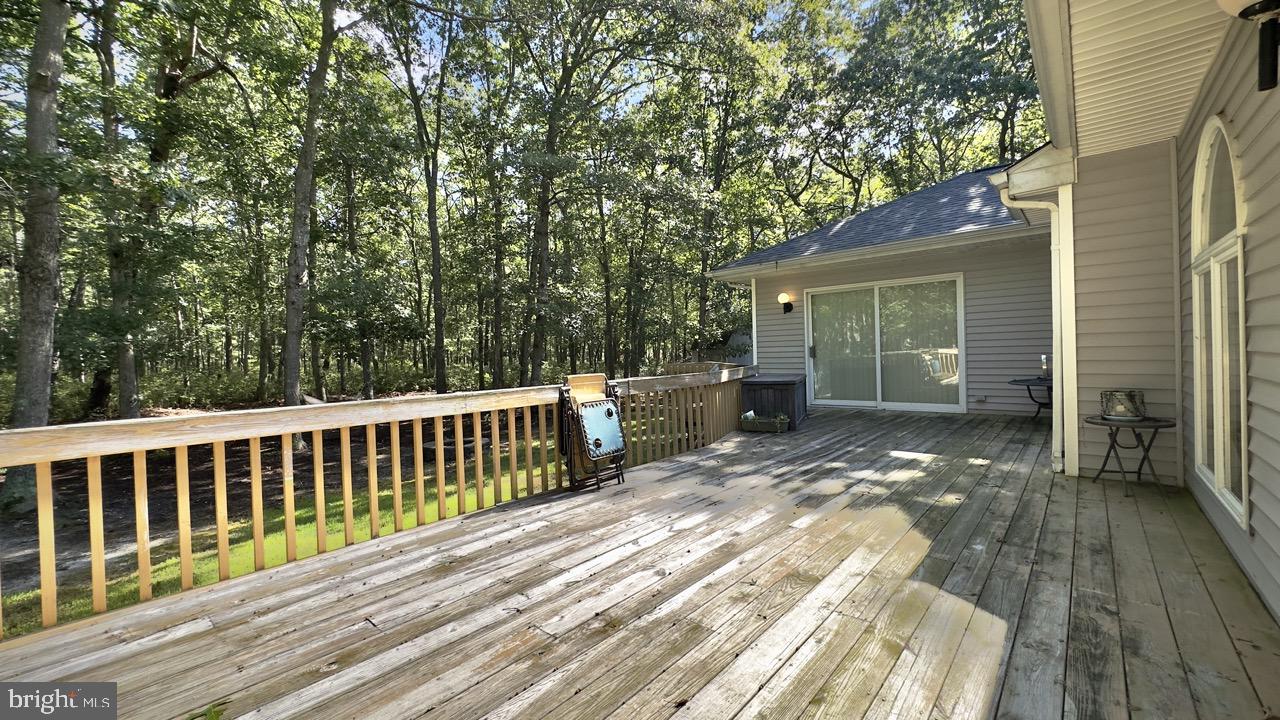 561 E Jimmie Leeds Rd