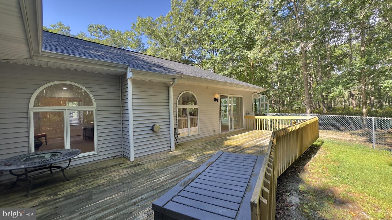 561 E Jimmie Leeds Rd