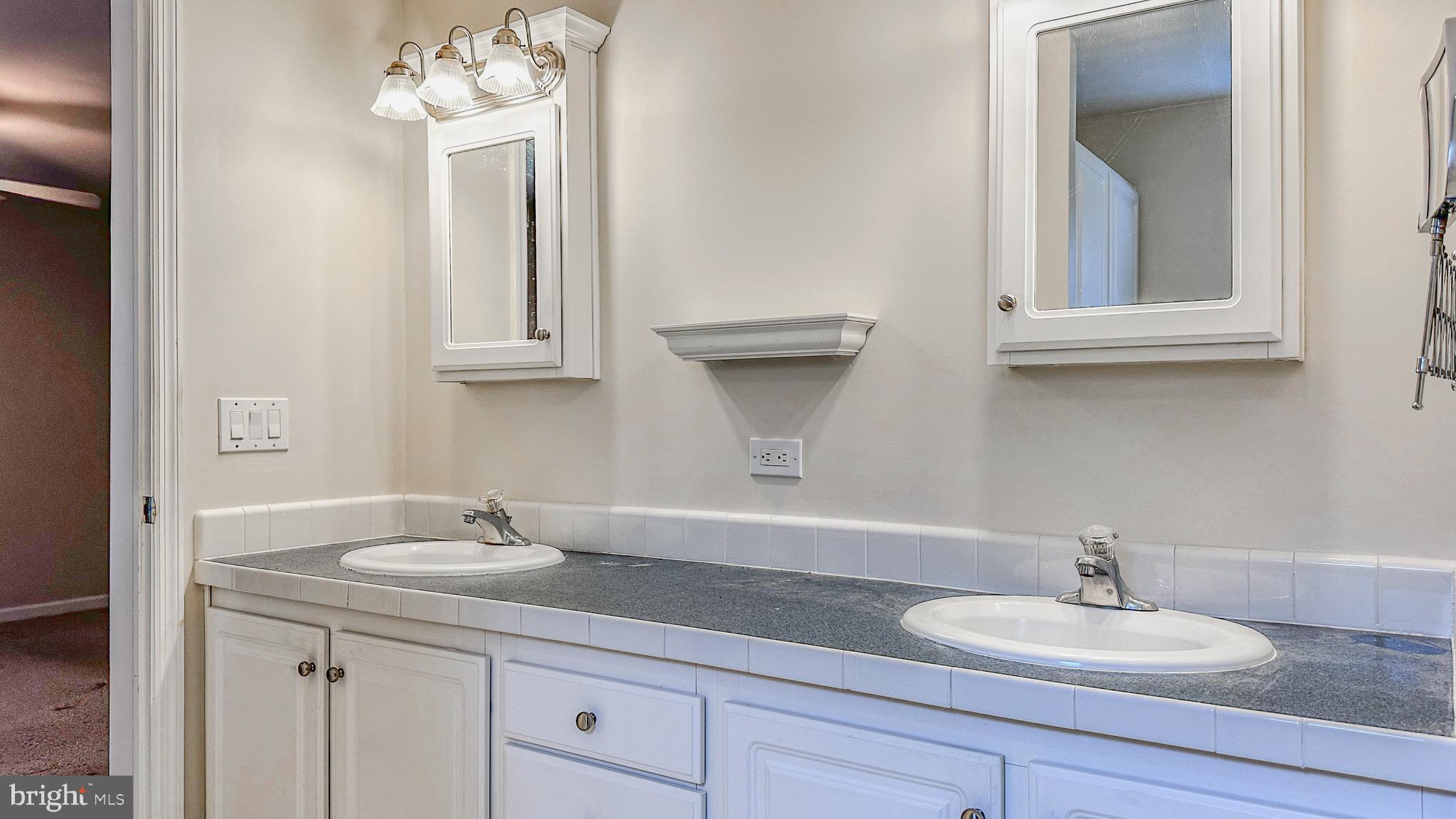 37 Baltusrol Rd